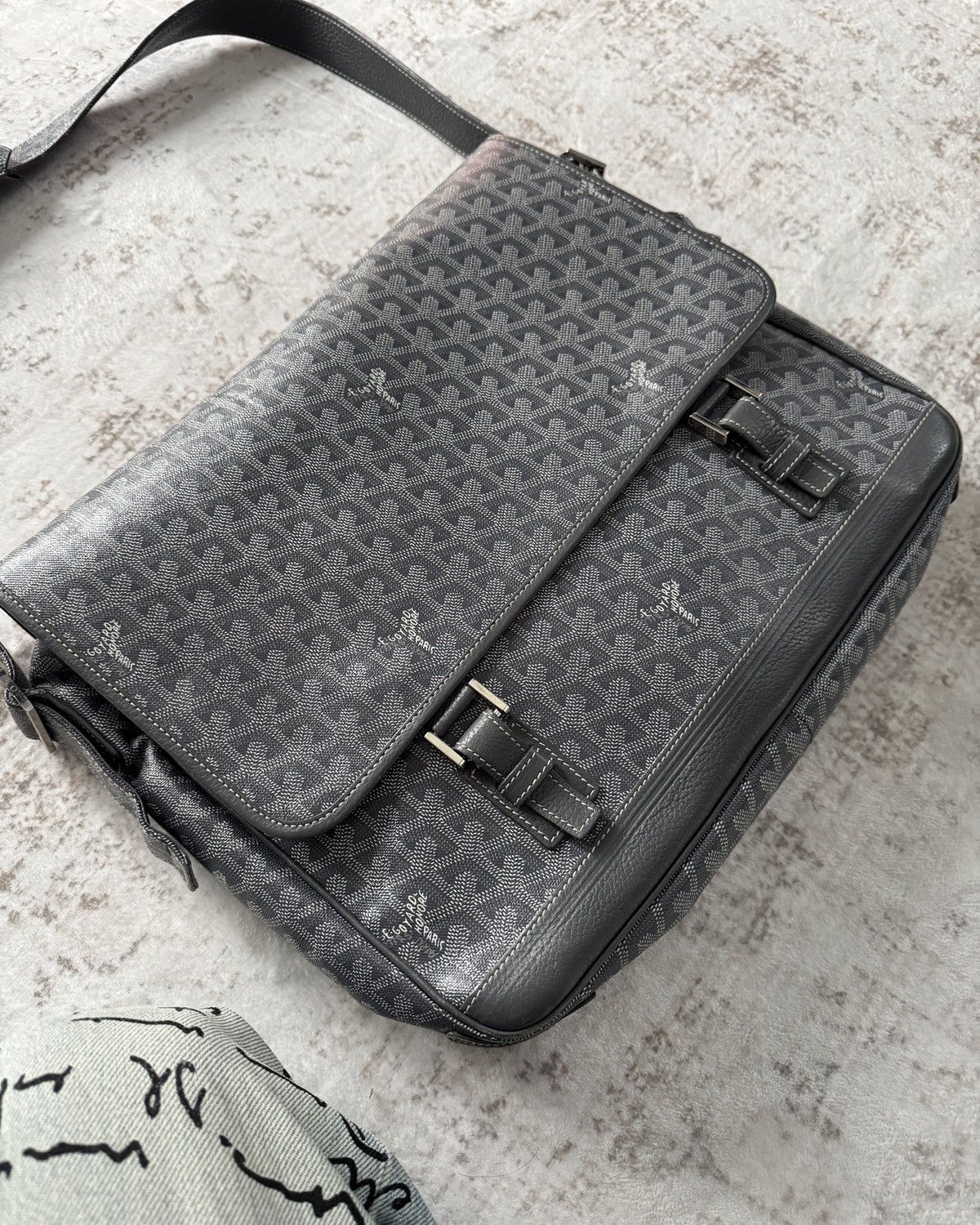Goyard 2013 Goyard Grand Bleu GM Messeneger Bag Size ONE SIZE - 2 Thumbnail