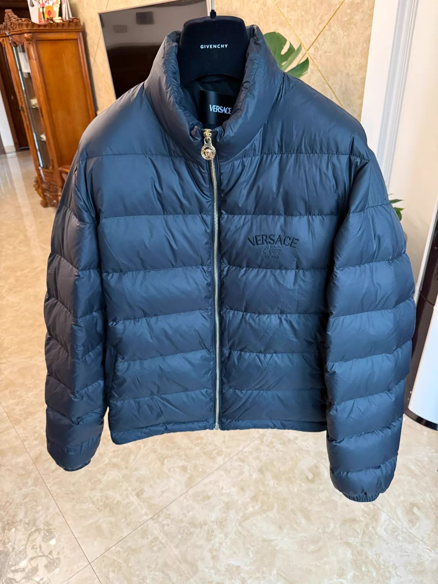 Versace Versace Black Short Stand Collar Down Jacket L Embroidered Size US M / EU 48-50 / 2 - 1 Thumbnail