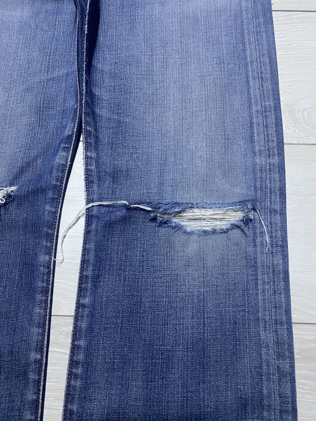 Levi's Vintage Levis 501 Y2K Faded Wash Distressed Loose Jeans Size US 33 - 8 Thumbnail