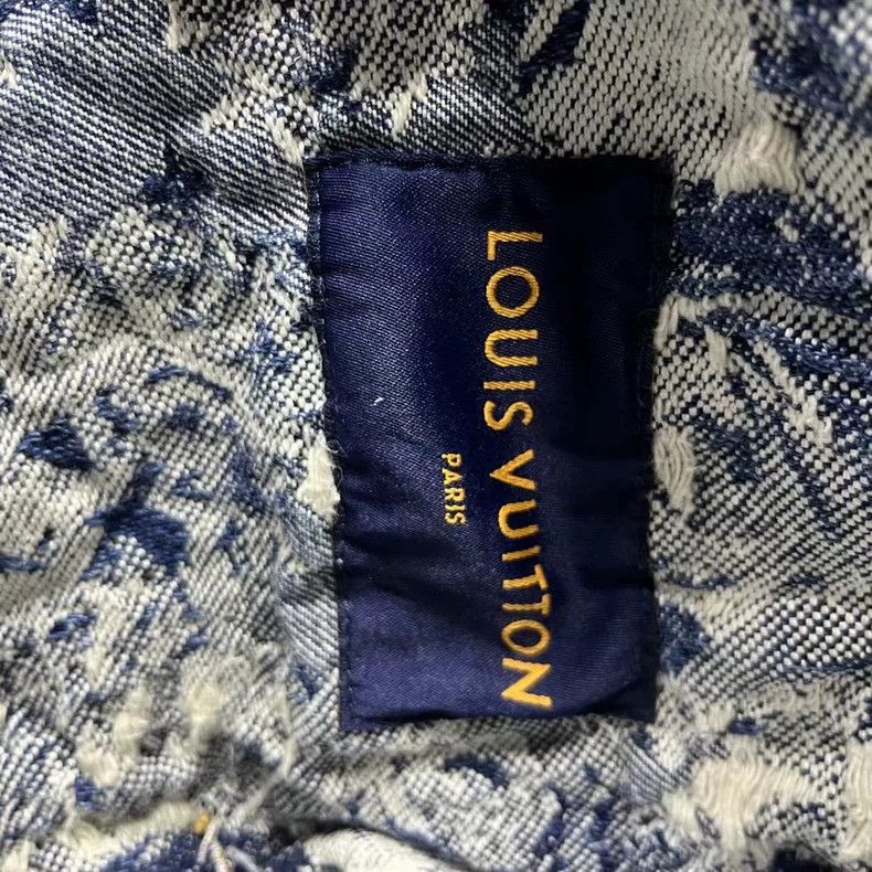 Louis Vuitton Louis Vuitton Blue plant flower full print long-sleeve den Size US L / EU 52-54 / 3 - 4 Thumbnail