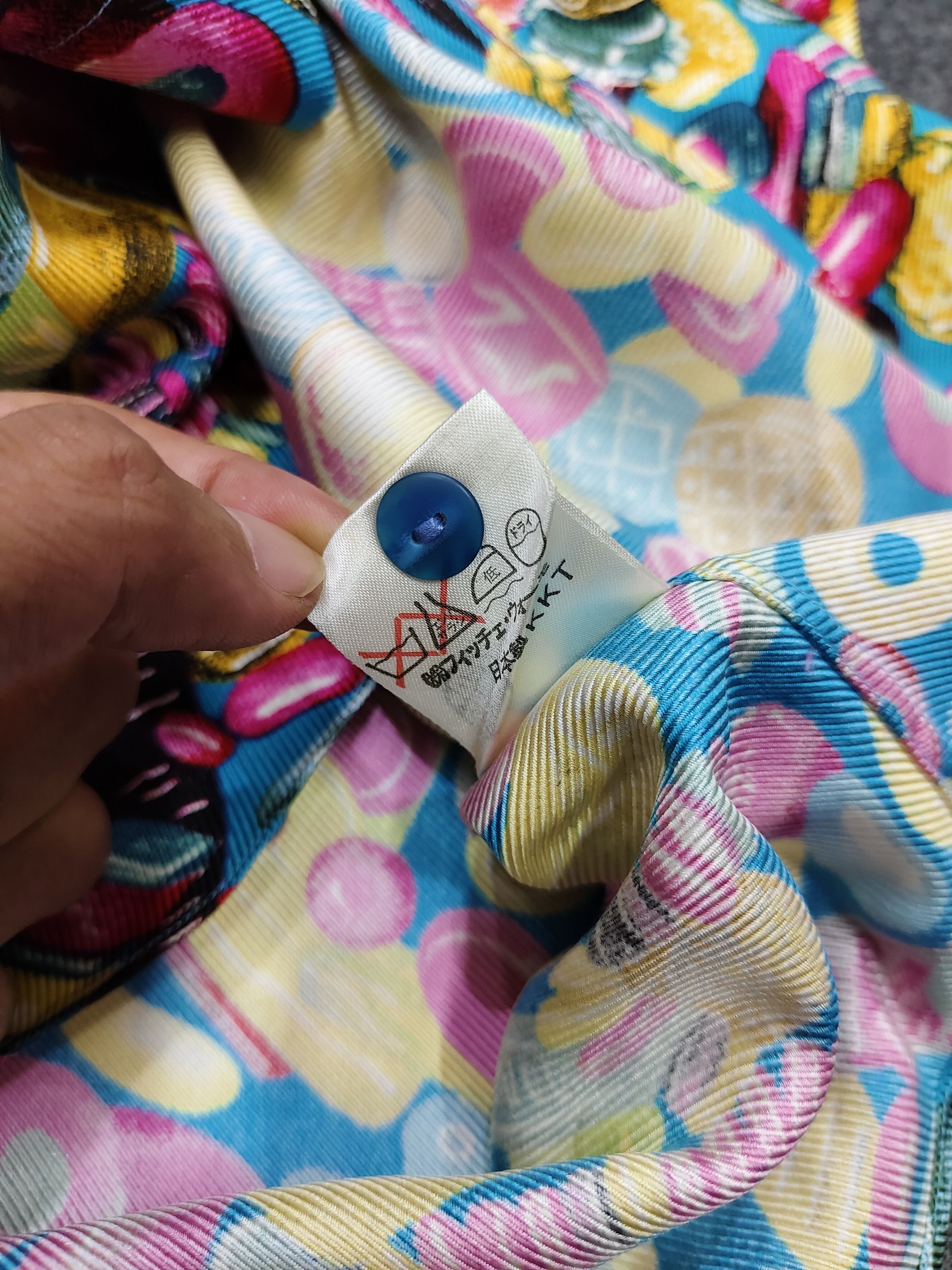Yoshiyuki Konishi 🇯🇵 Vtg Ficce By Yoshiyuki Konishi Candy Graphic Silk Shirt Size US L / EU 52-54 / 3 - 7 Thumbnail