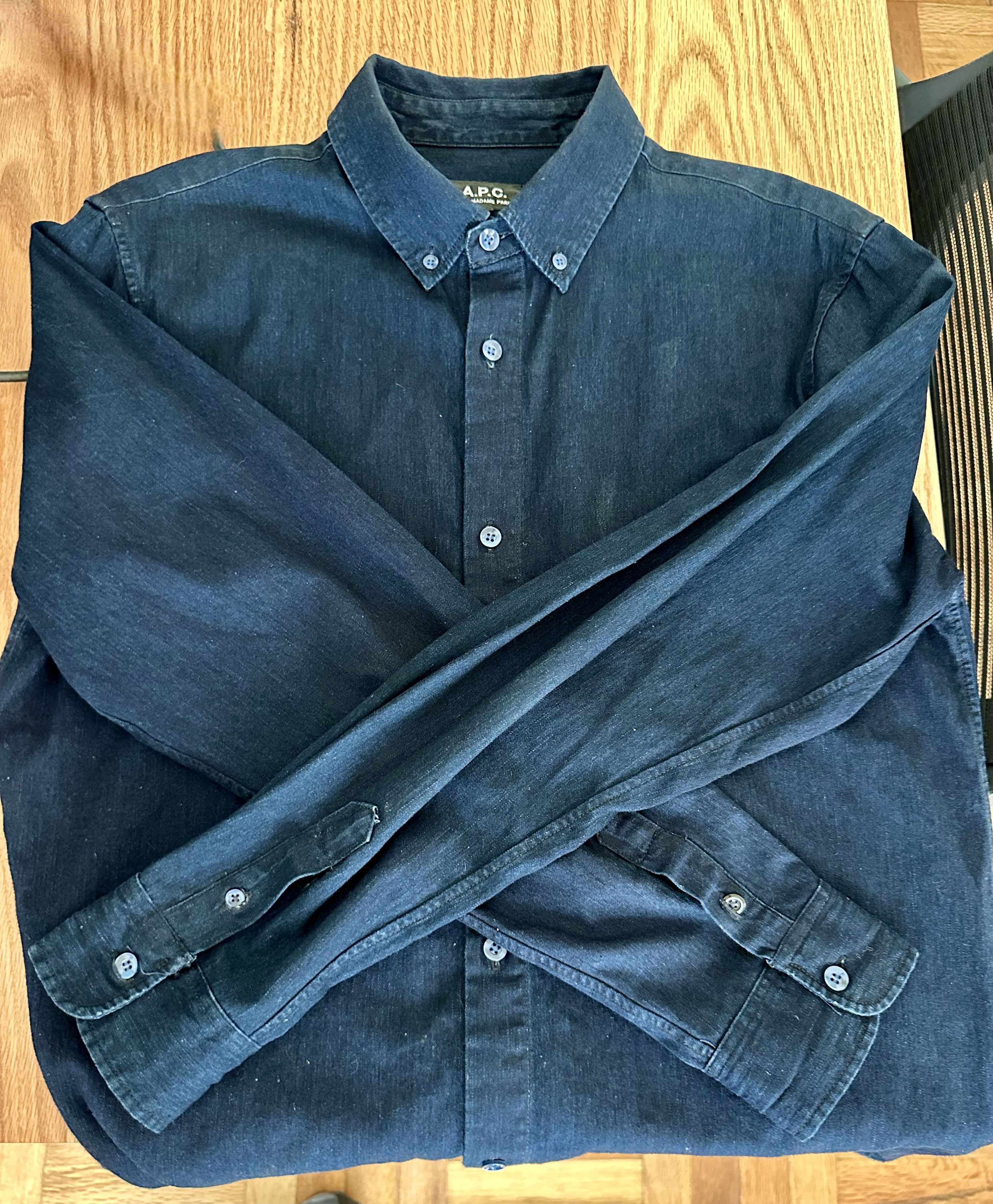 A.P.C. A.P.C. Navy Button-Down Shirt Size US S / EU 44-46 / 1 - 3 Thumbnail