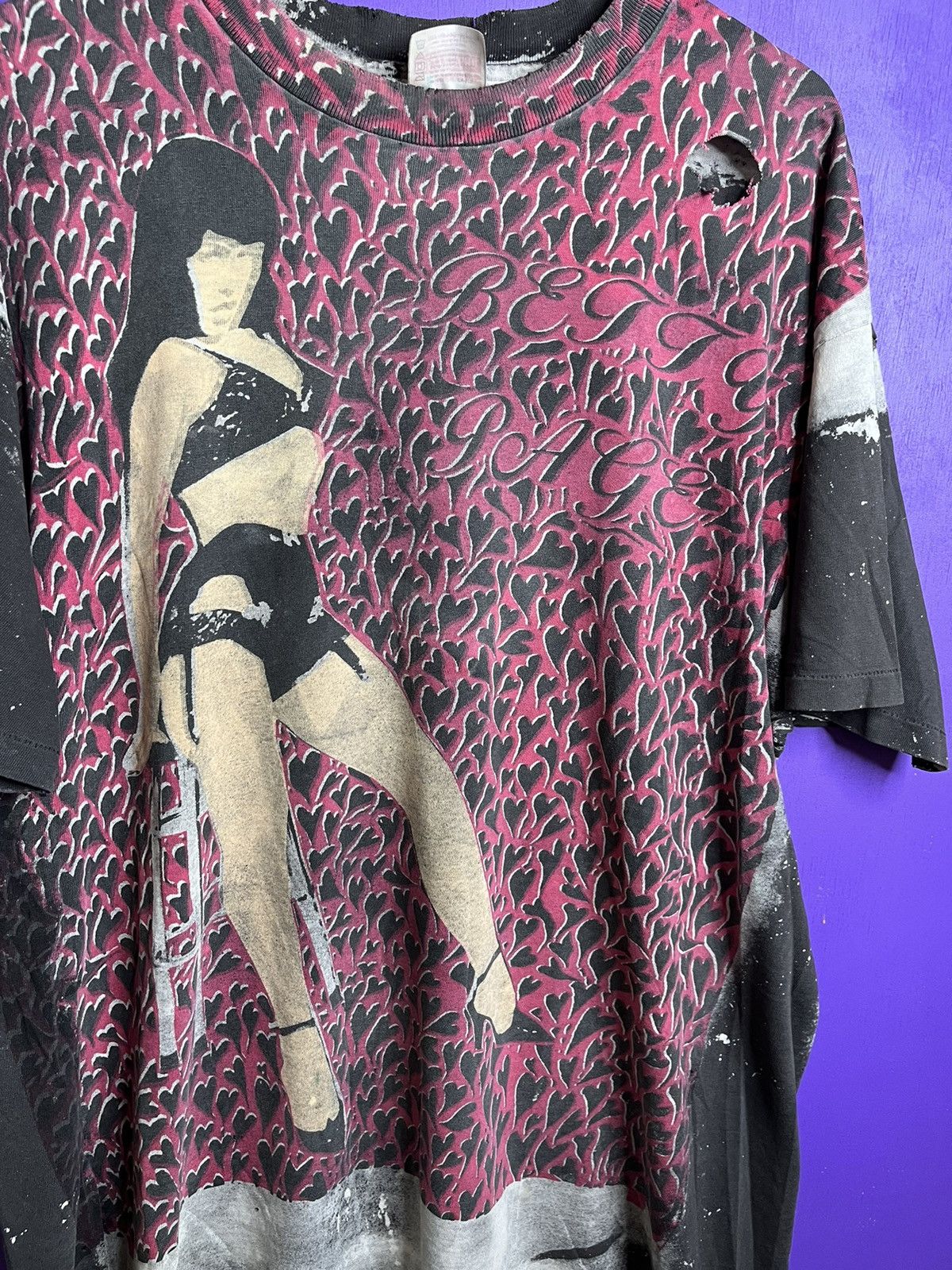 Vintage Vintage 90s Betty Page Mosquitohead AOP t-shirt Size US XL / EU 56 / 4 - 3 Thumbnail