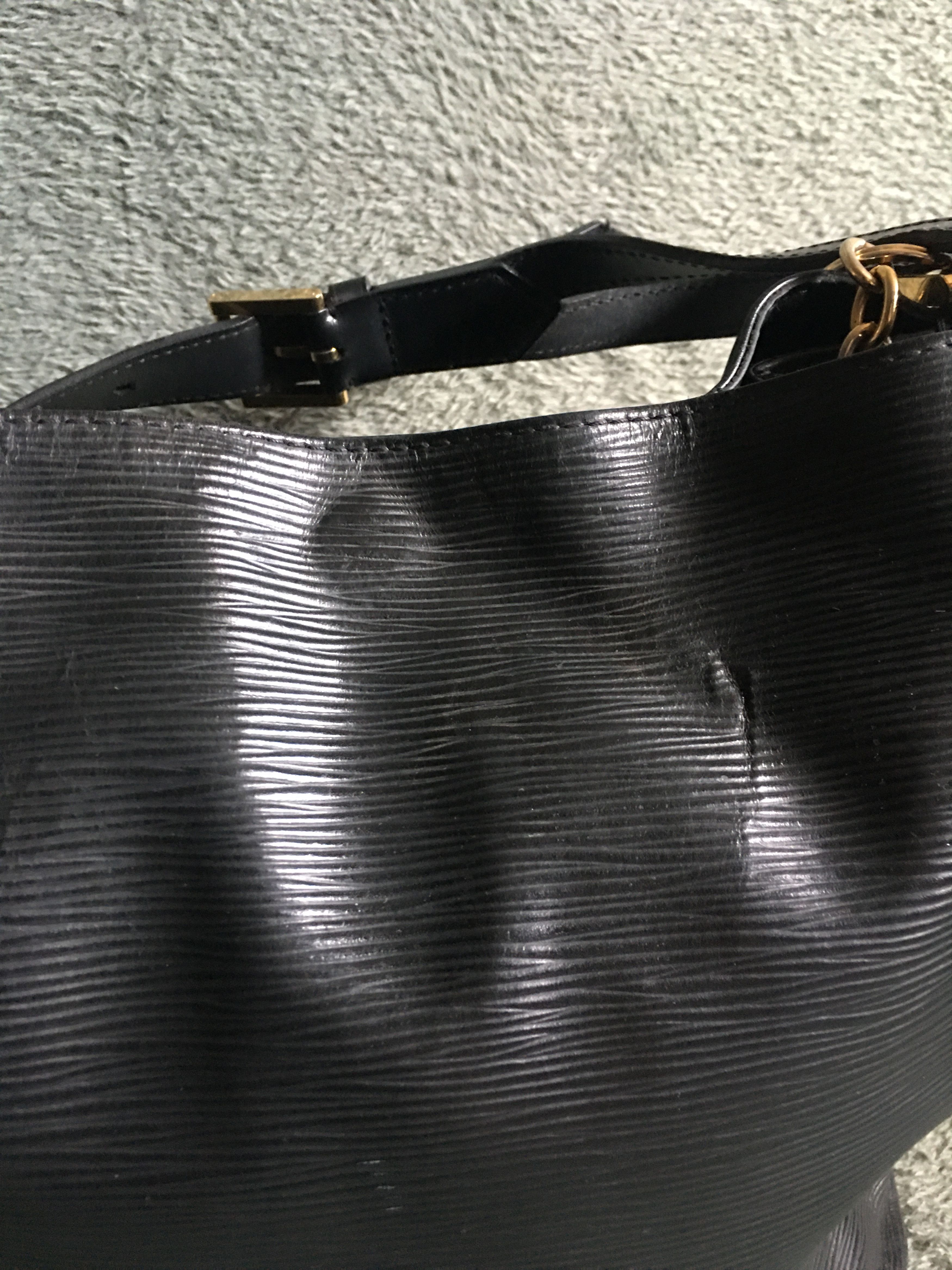 Louis Vuitton Louis Vuitton Epi Mandara Leather Black Shoulder Bag Size ONE SIZE - 16 Thumbnail