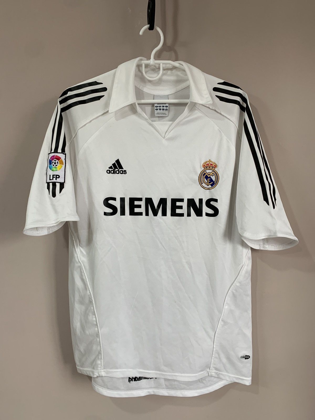 Adidas Real Madrid 2005 Football Shirt Adidas Vintage Soccer RAUL Size US XL / EU 56 / 4 - 1 Thumbnail