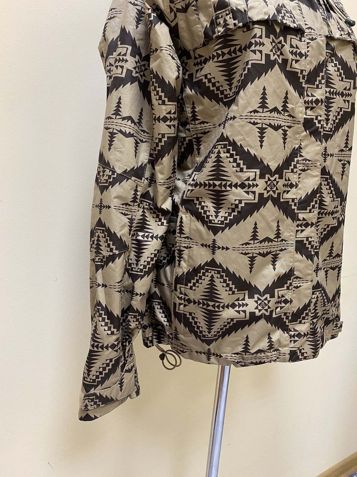 Nike Nike ACG Hooded Full Zip Ski Jacket Women's Aztec Print Size M / US 6-8 / IT 42-44 - 10 Thumbnail