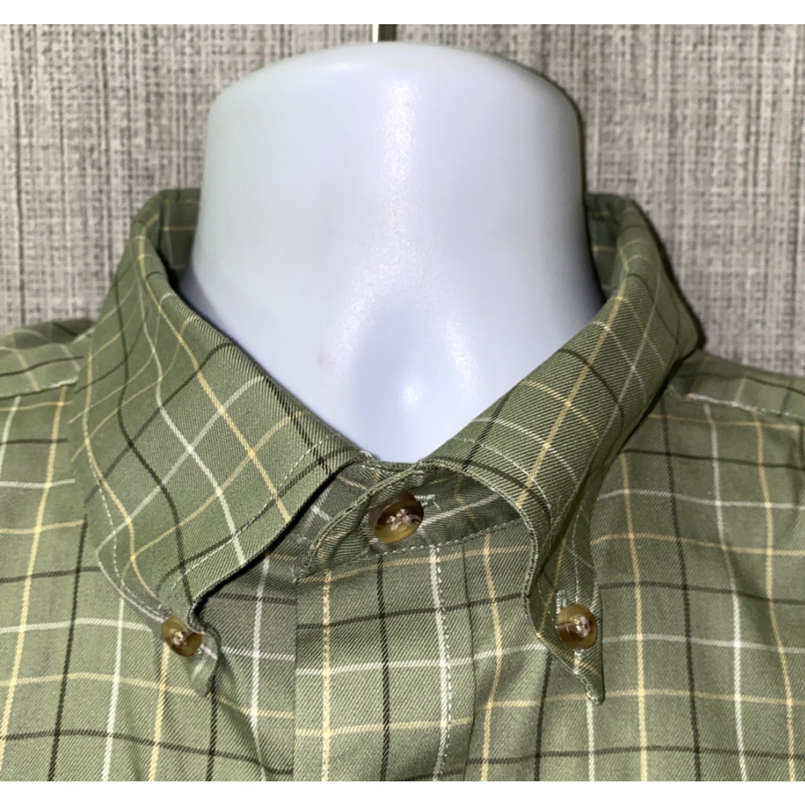 Vintage LL Bean Mens Green Wrinkle Resistant Long Sleeve Button Front Shirt Size L Size US L / EU 52-54 / 3 - 3 Thumbnail