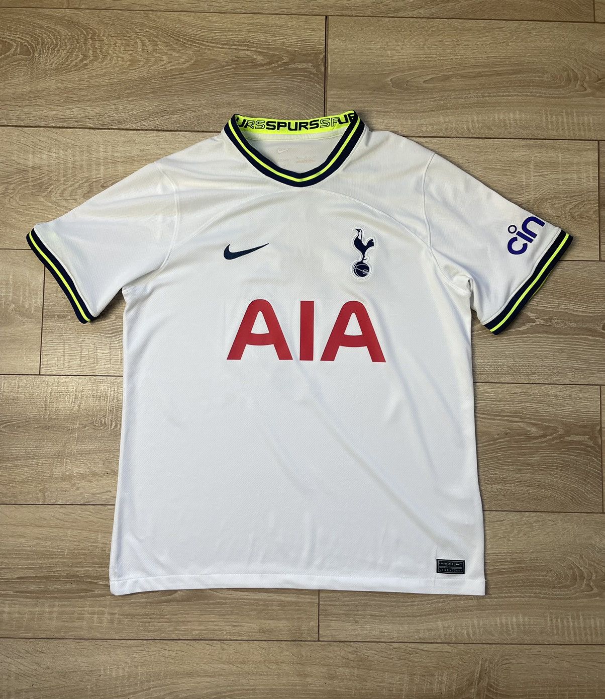 Nike Tottenham Hotspur Nike 2022/2023 Home Shirt Richarlison Size US L / EU 52-54 / 3 - 1 Thumbnail
