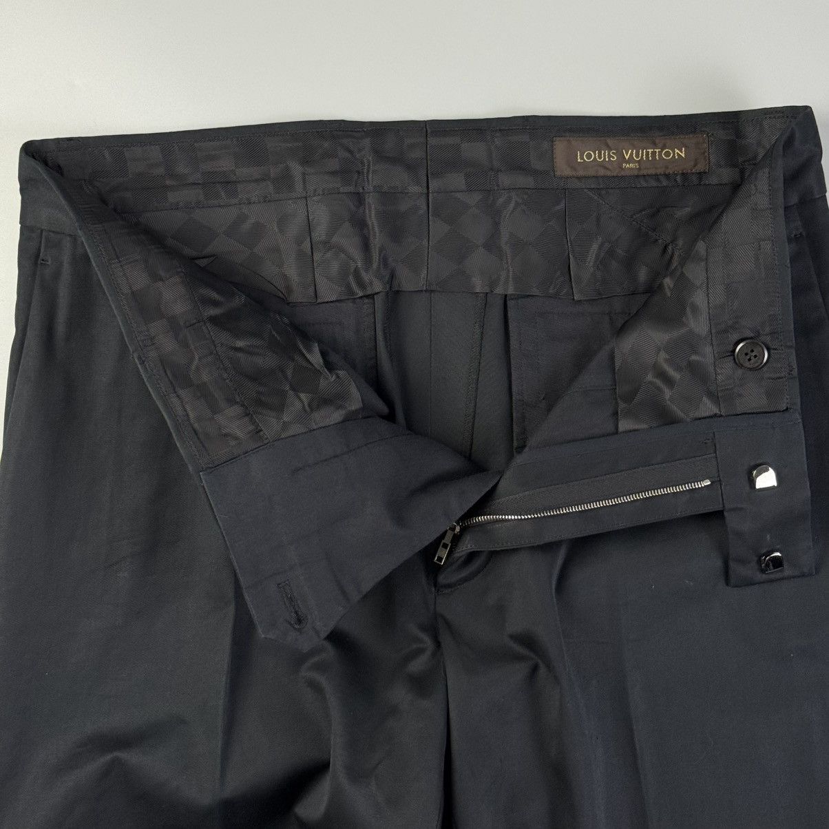 Louis Vuitton Louis Vuitton - LV Buckle Logo - Straight Trouser Size US 30 / EU 46 - 6 Thumbnail