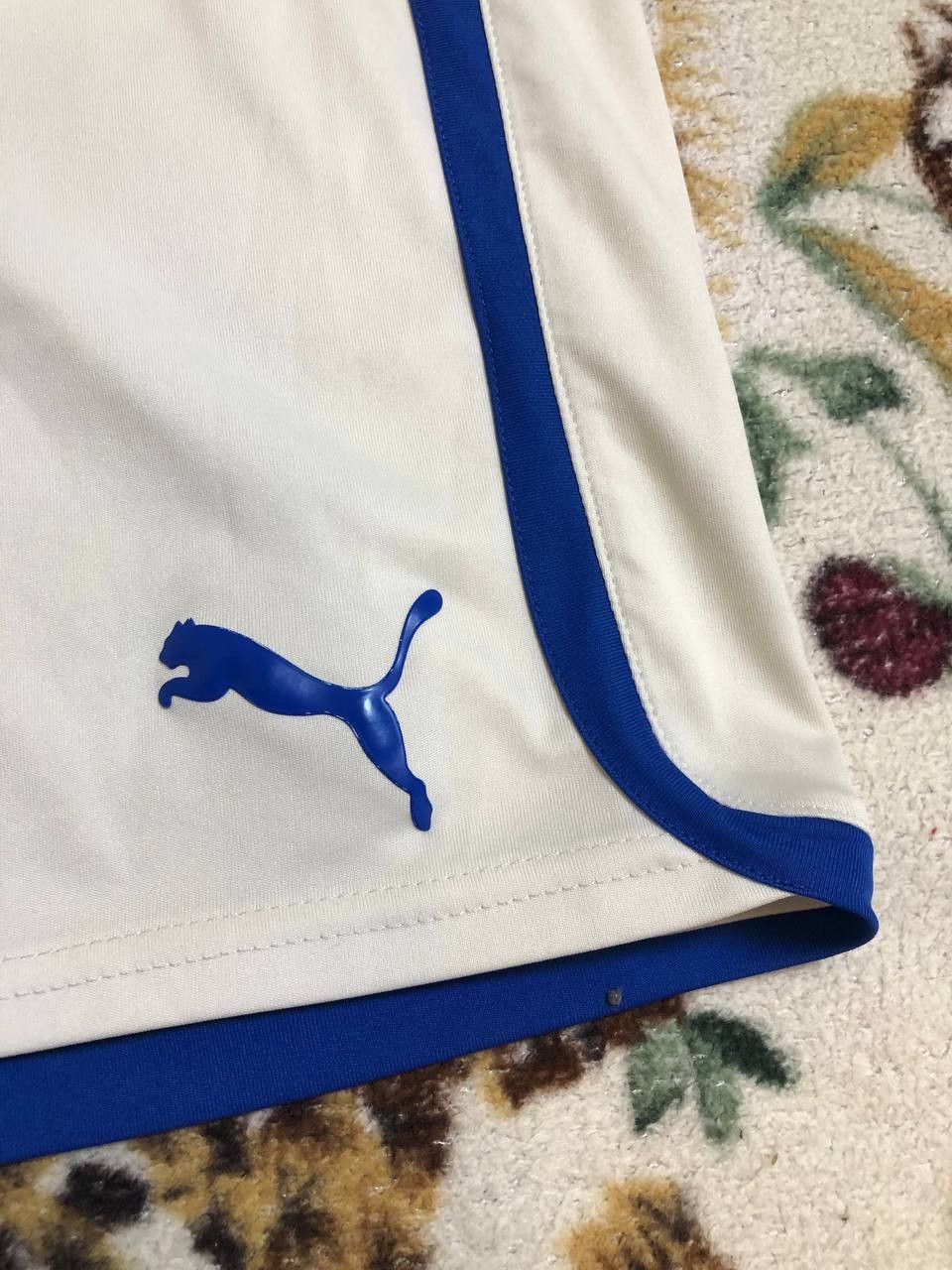 Puma ITALY 2012/2013 AWAY FOOTBALL SHORTS PUMA SIZE L ADULT Size US 34 / EU 50 - 6 Thumbnail