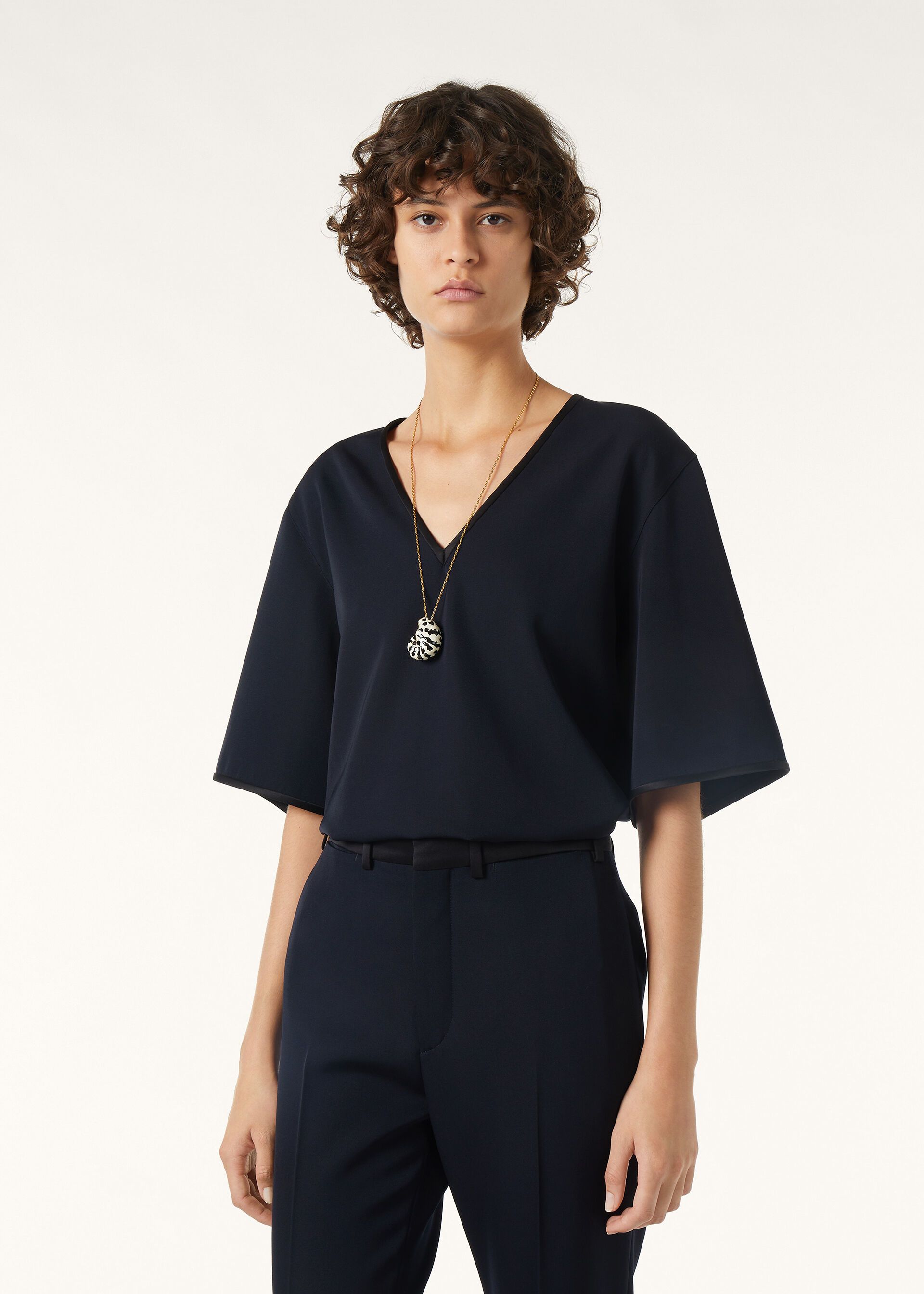 Loro Piana os11x0426 FAQ6631 Lillie T-Shirt in Navy Blue Size M / US 6-8 / IT 42-44 - 4 Thumbnail