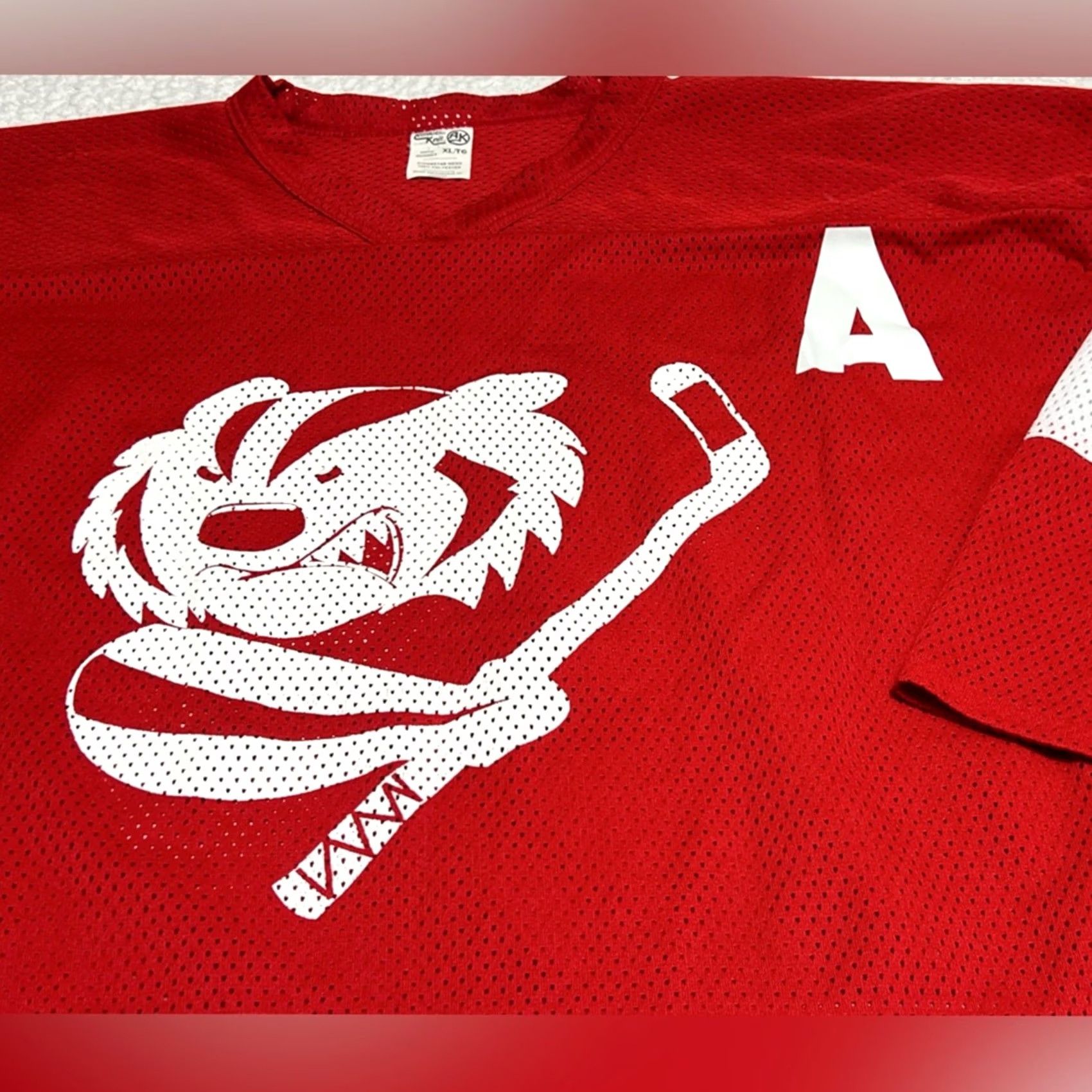 Vintage VINTAGE Wisconsin Badgers Athletic Knit Hockey Jersey Shirt XL Men Red Athletic Knit Size US XL / EU 56 / 4 - 3 Thumbnail