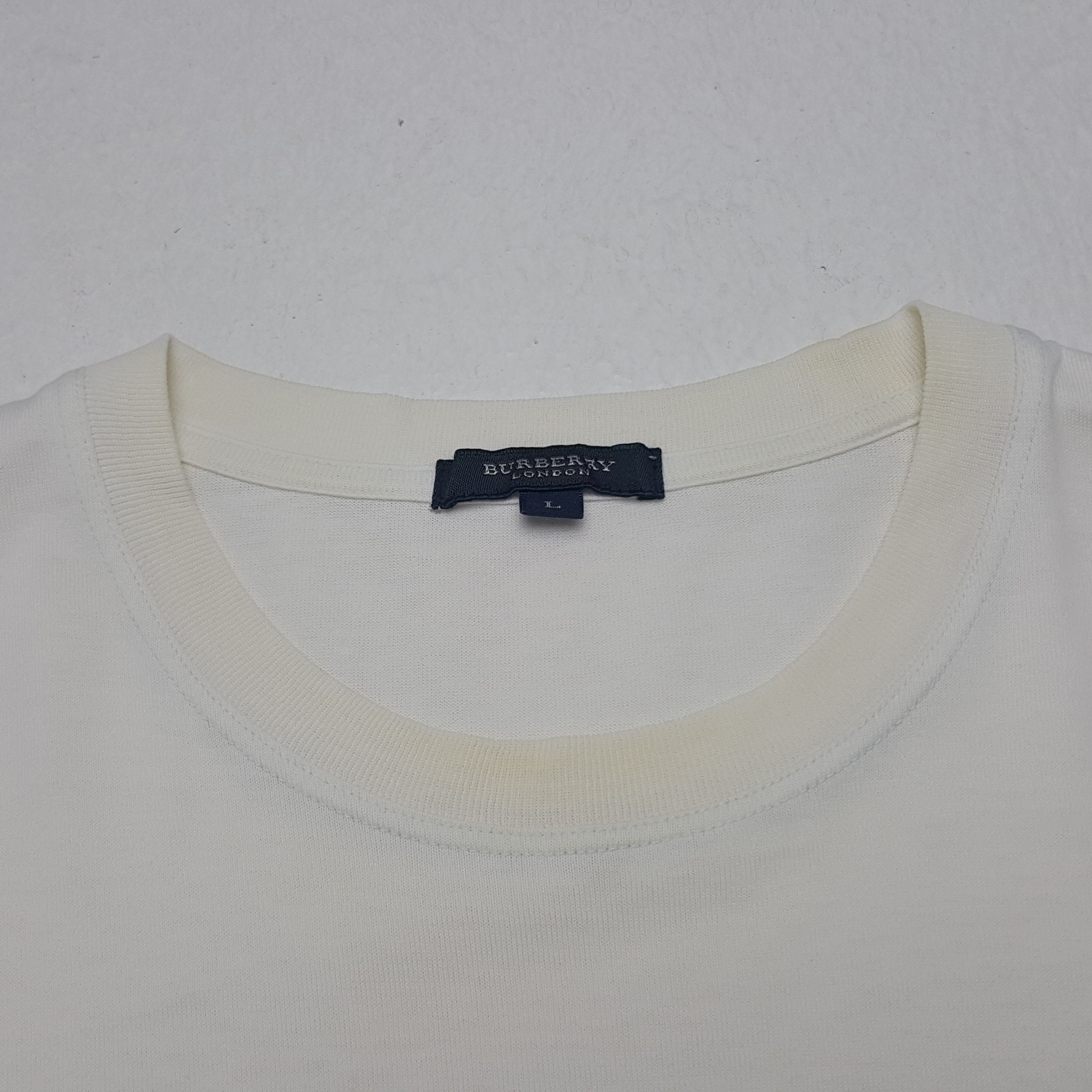 Burberry × Vintage Vintage Burberry London Custom Spell out Tshirt Size US L / EU 52-54 / 3 - 4 Thumbnail