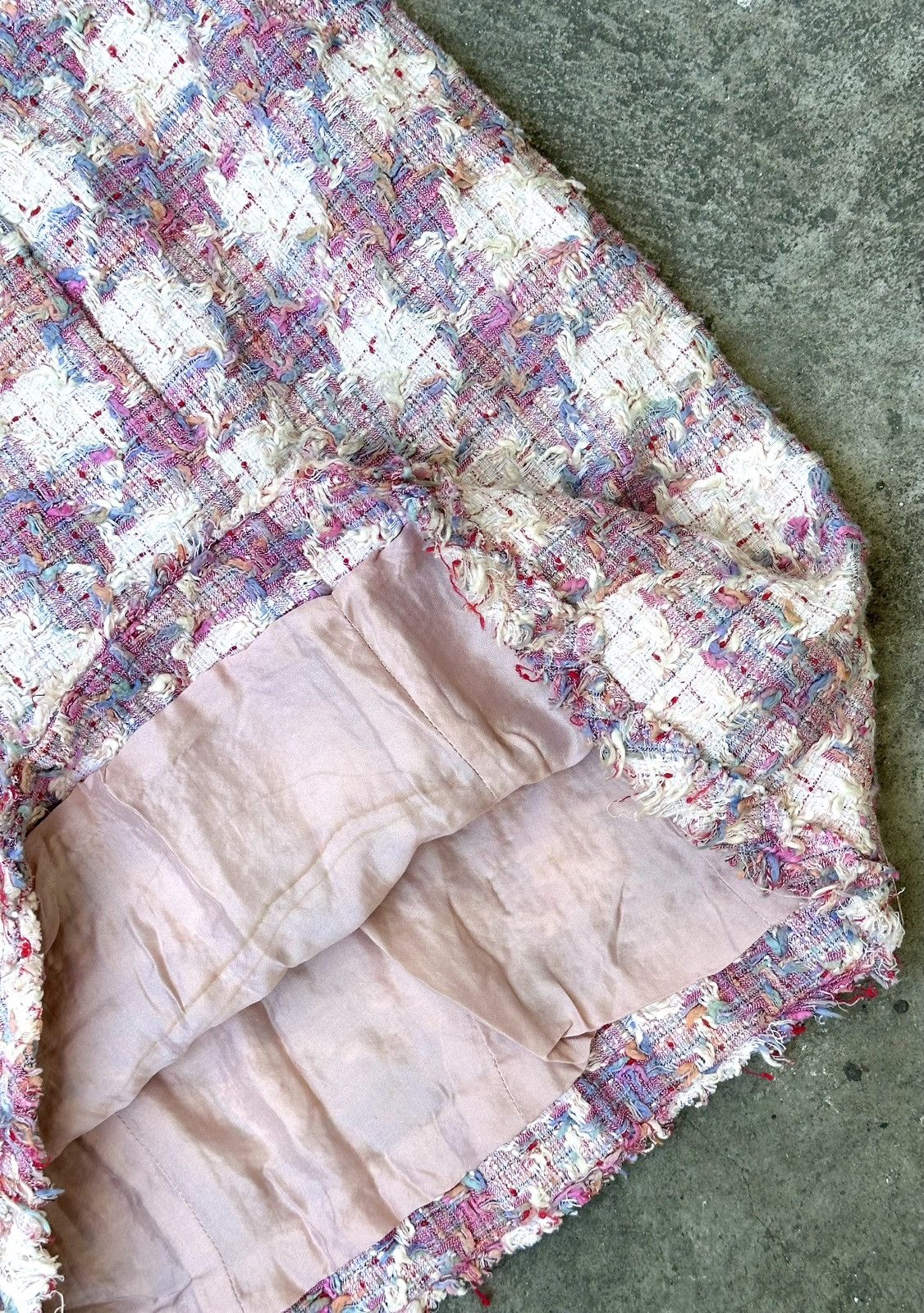 Chanel Chanel - Karl Lagerfeld S/S04 Chanel Coco CC Logo Candy Pink Size 25" / US 0 / IT 36 - 7 Thumbnail