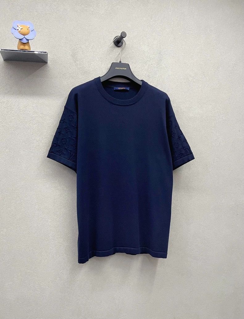 Louis Vuitton Louis Vuitton Navy short sleeves with dark stripes at the Size US M / EU 48-50 / 2 - 5 Thumbnail