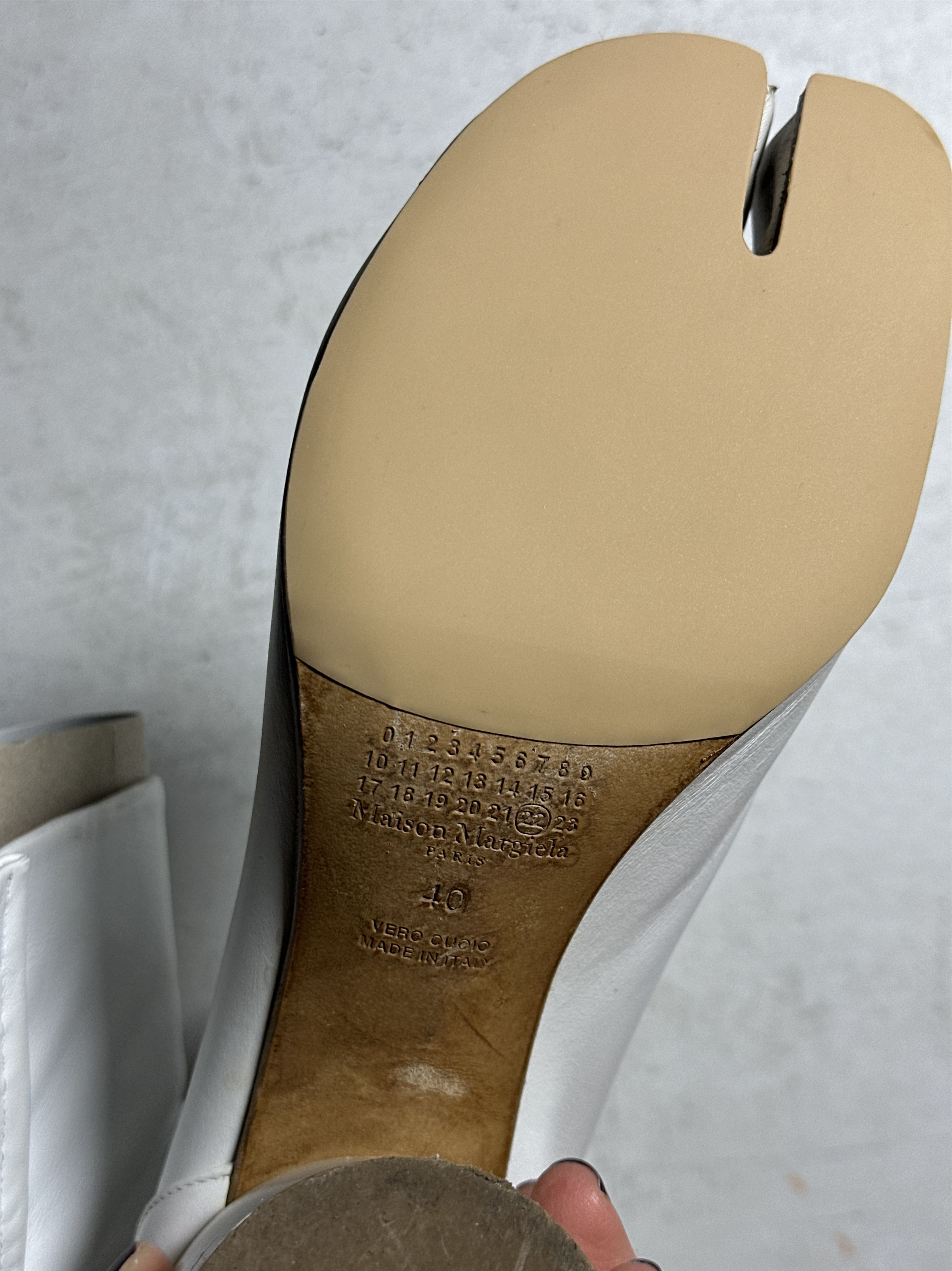 Maison Margiela Maison Margiela White Tabi Hologram XXX boots Size US 10 / IT 40 - 10 Thumbnail