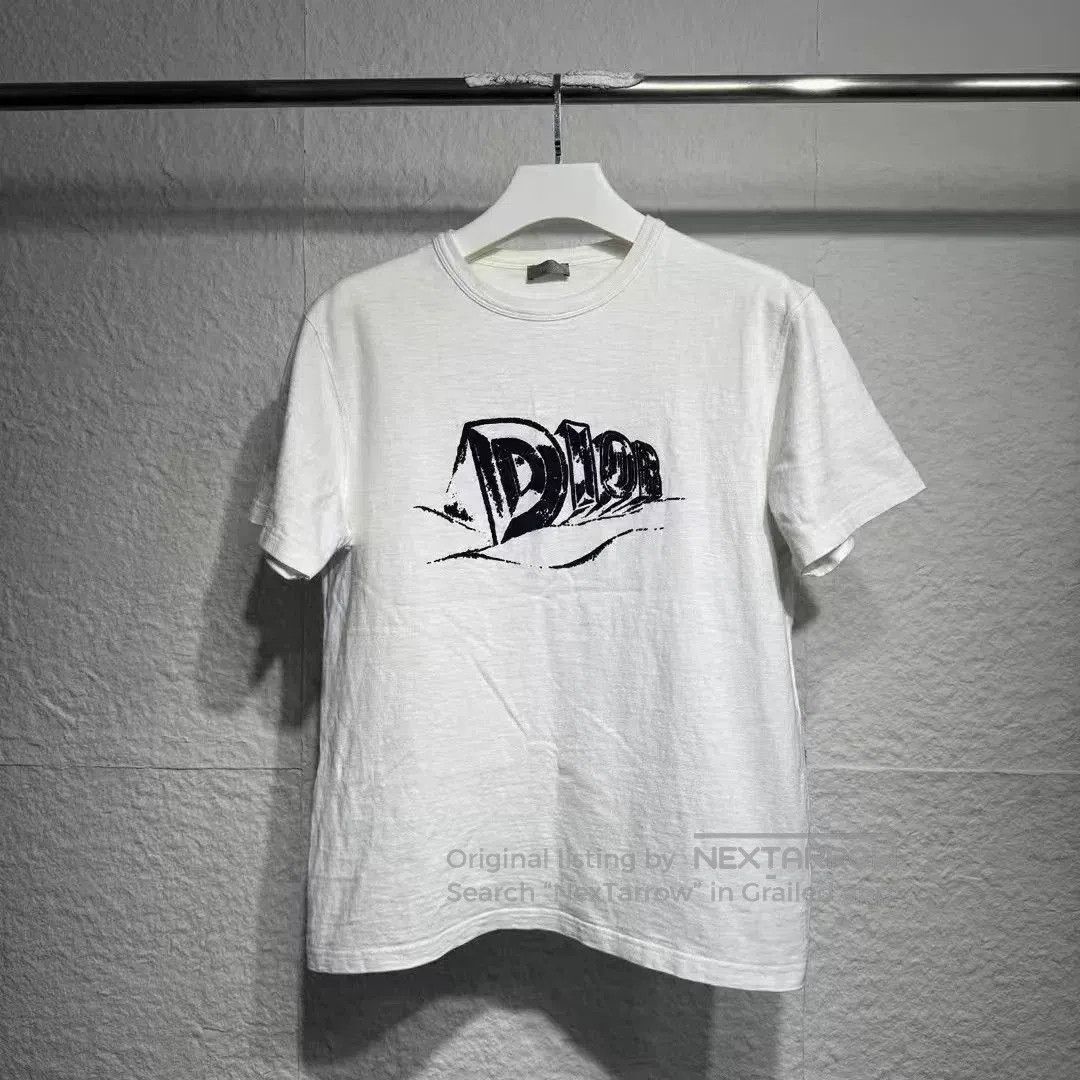 Dior Dior Graffiti Logo Flocking Letter White Short Sleeve XL. Size US XL / EU 56 / 4 - 1 Thumbnail