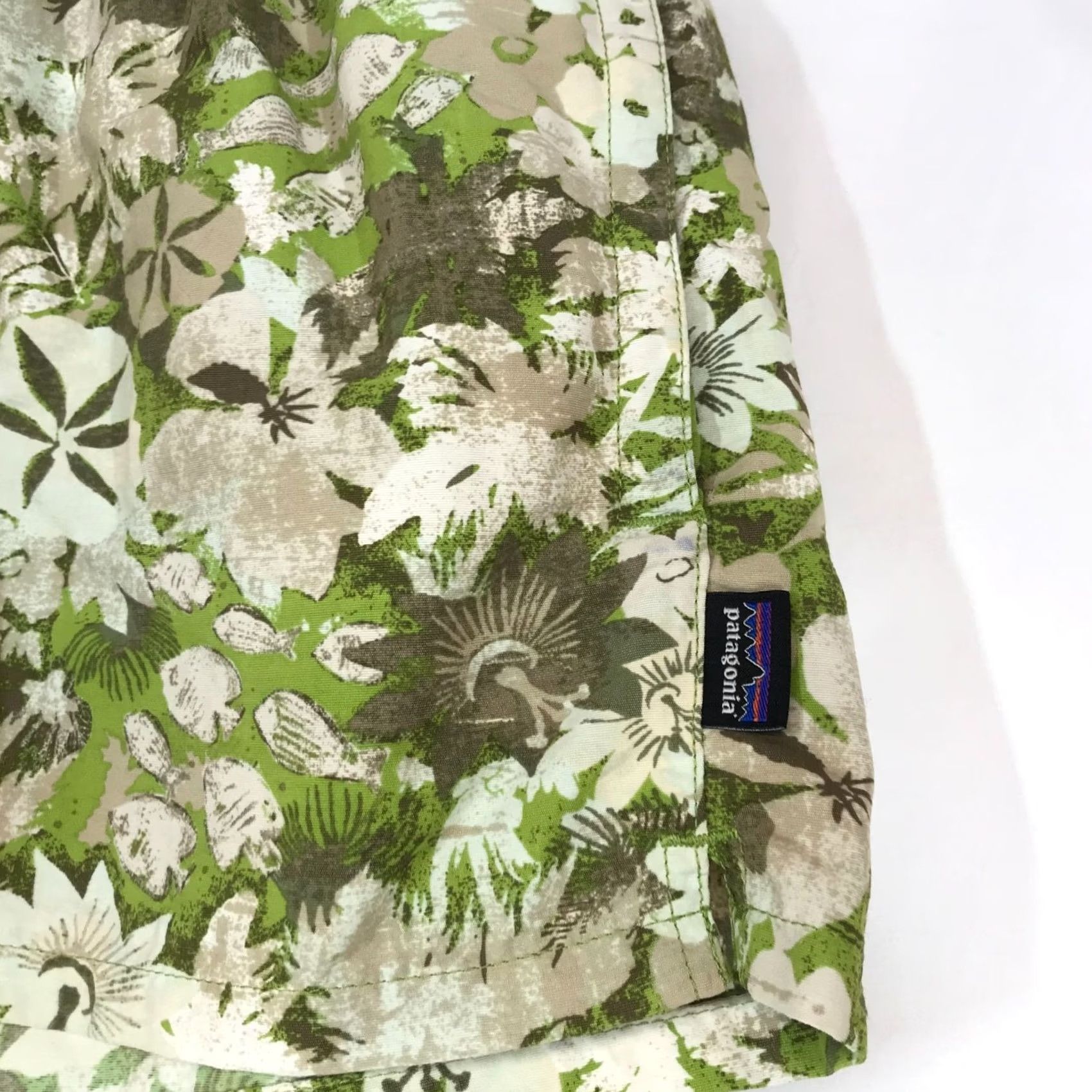 Patagonia Patagonia Womens Medium Green Floral Pull-On Shorts - Baggies Size 32" / US 10 / IT 46 - 4 Thumbnail