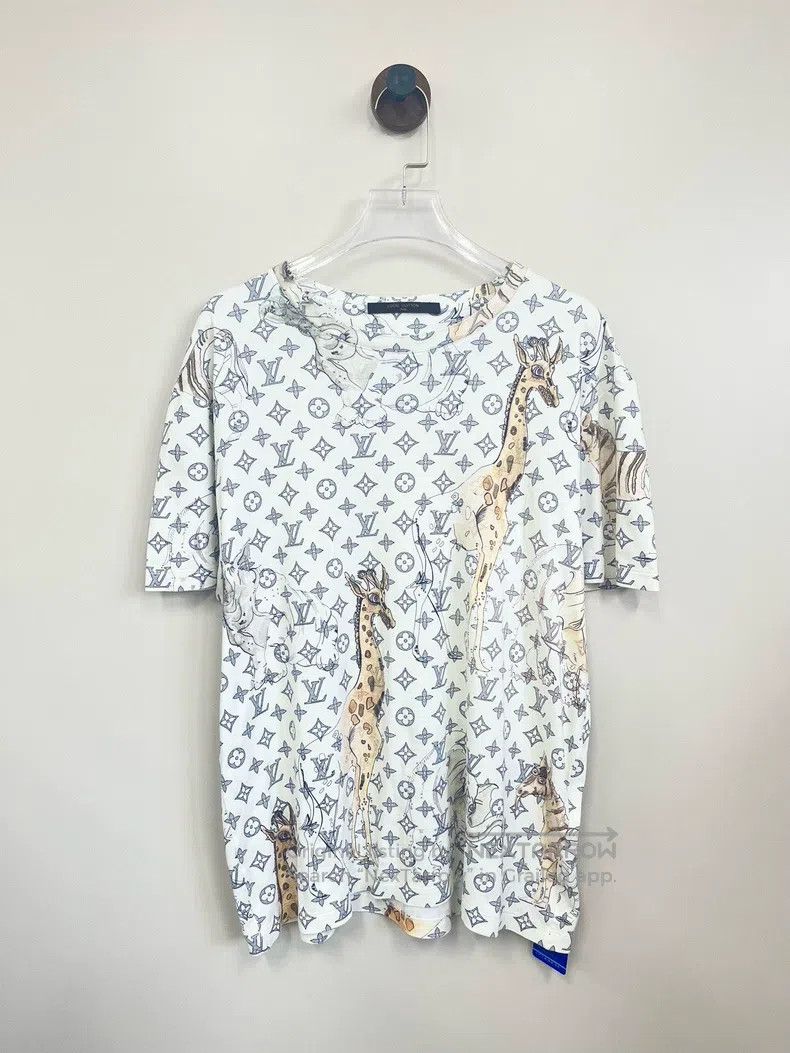 Louis Vuitton Louis Vuitton White zoo presbyopia full logo short sleeve Size US M / EU 48-50 / 2 - 1 Thumbnail