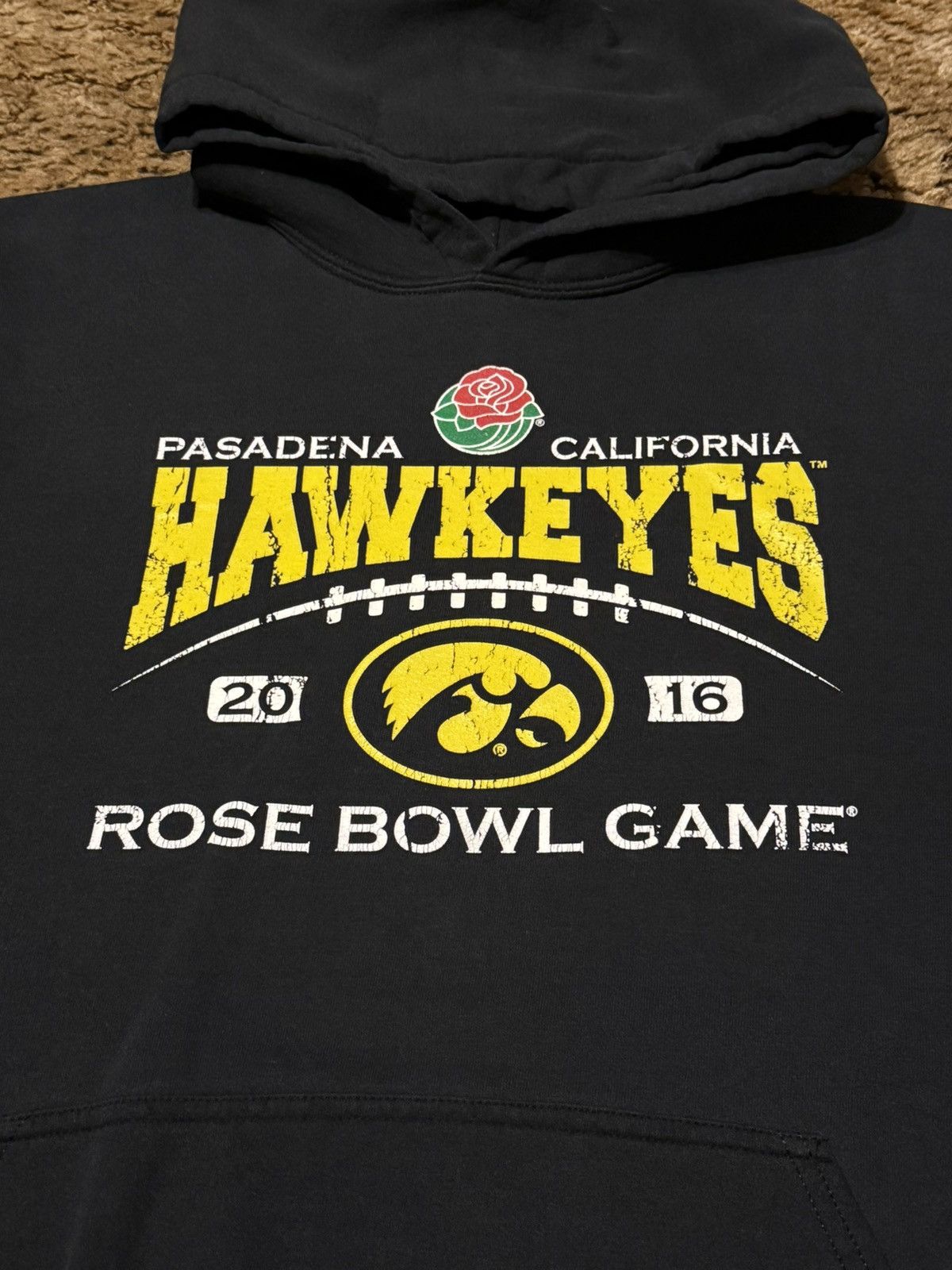 Vintage Iowa Hawkeyes 2016 Rose Bowl College Football Hoodie XXLarge Size US XL / EU 56 / 4 - 3 Thumbnail