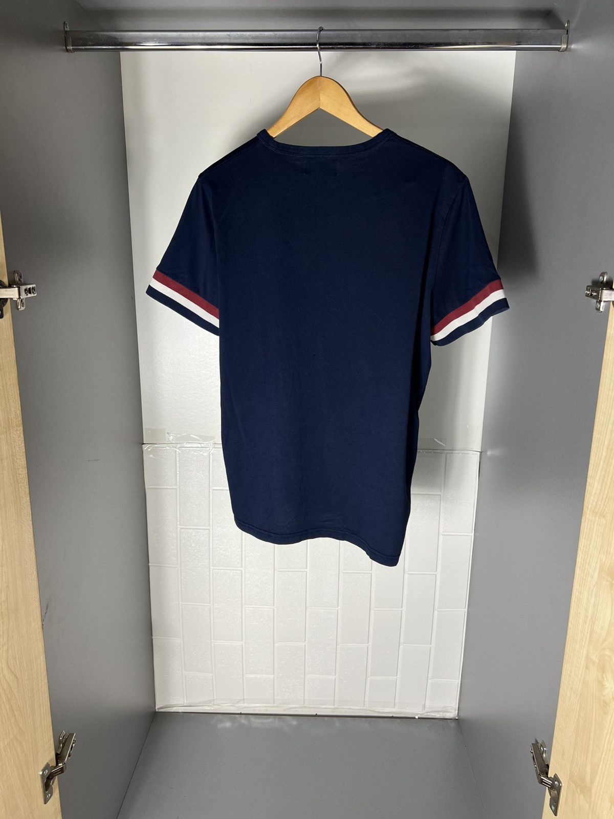 Fred Perry VERY RARE FRED PERRY CLASSIC DESIGNER T-SHIRT CASUAL Y2K 90s Size US L / EU 52-54 / 3 - 9 Thumbnail