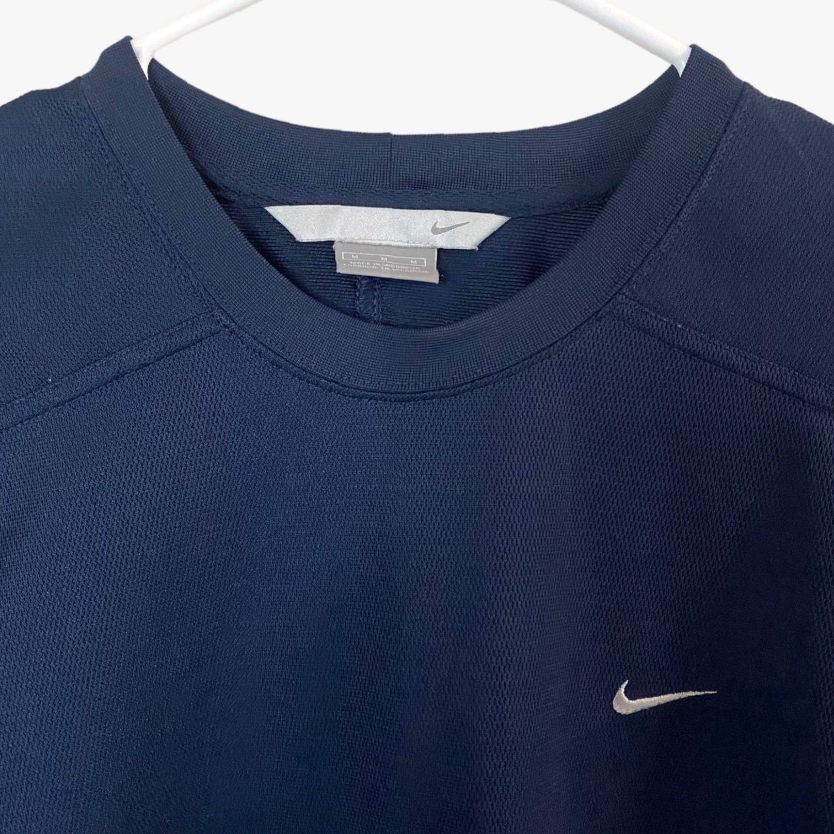 Nike VINTAGE Nike Y2 Embroidered Swoosh Performance Shirt Navy Blue Athletic Mens Medium M Size US M / EU 48-50 / 2 - 4 Thumbnail