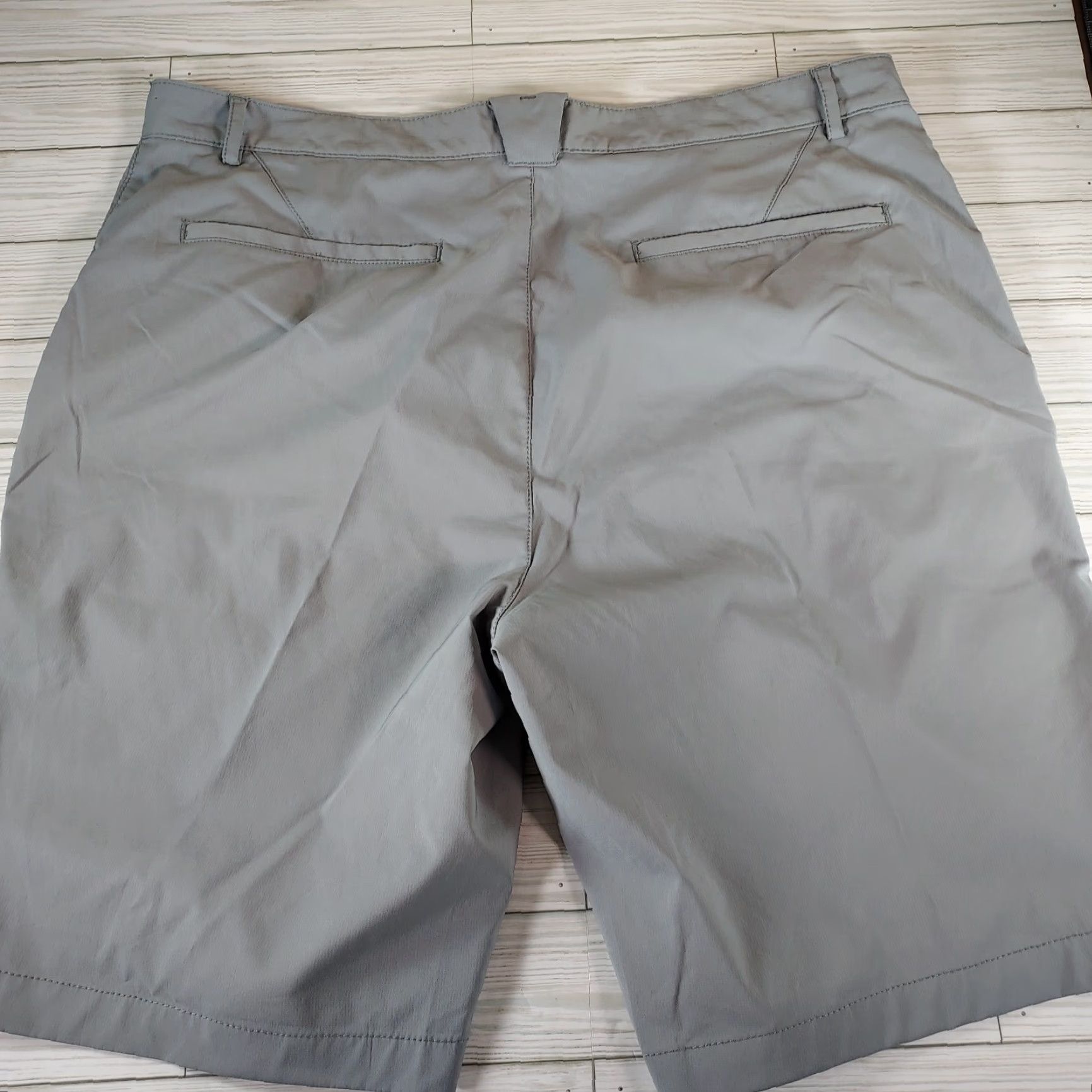 Calvin Klein VINTAGE? No. Calvin Klein Shorts Grey Mens Size 38 Chino Golf Design Zip Fly Bermuda Shirt? Size US 38 / EU 54 - 2 Thumbnail