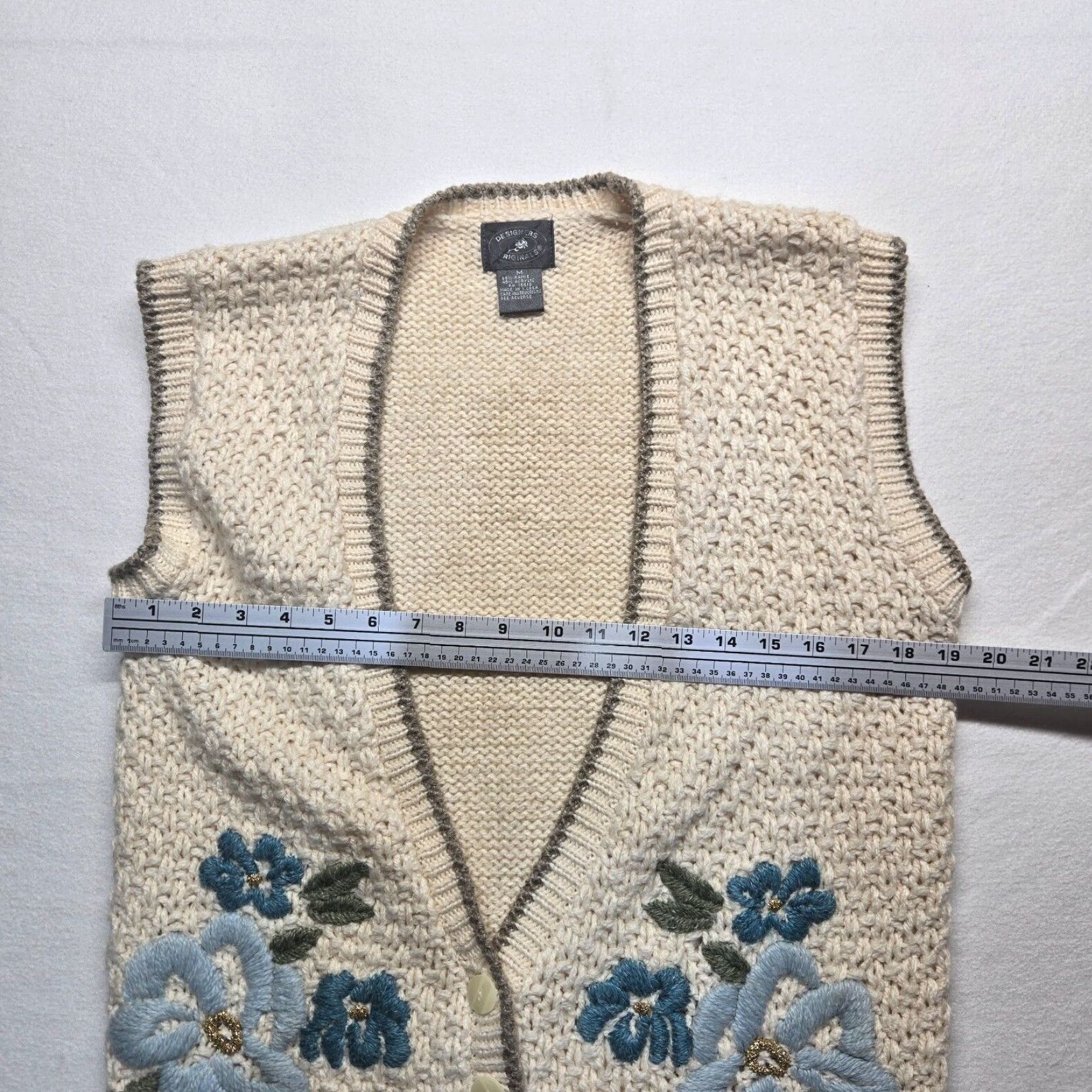 Vintage VINTAGE Designers Originals Tan Sweater Vest Brown Floral Crochet Hem Adult Women Medium Vest Size M / US 6-8 / IT 42-44 - 5 Thumbnail