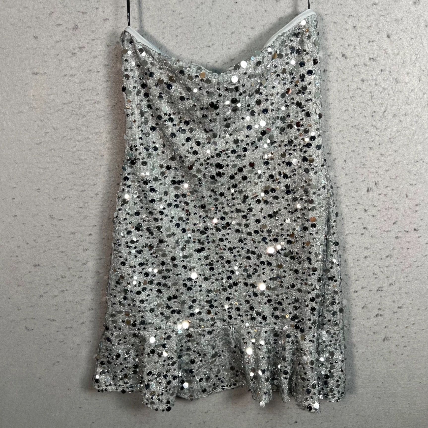 Forever 21 FOREVER 21 Womens Small Silver Sequin Strapless Mini Dress Partywear Size S / US 4 / IT 40 - 2 Thumbnail