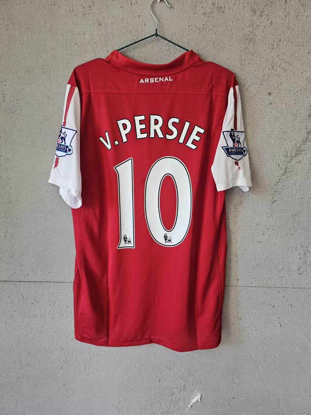 Other 2011 2012 Arsenal #10 van Persie Jersey Size US S / EU 44-46 / 1 - 1 Thumbnail