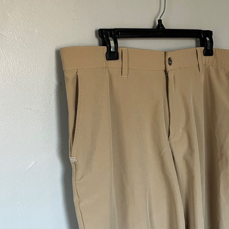 Adidas Adidas Men's Casual Sportswear Shorts Tan Size 36 Size US 36 / EU 52 - 1 Thumbnail