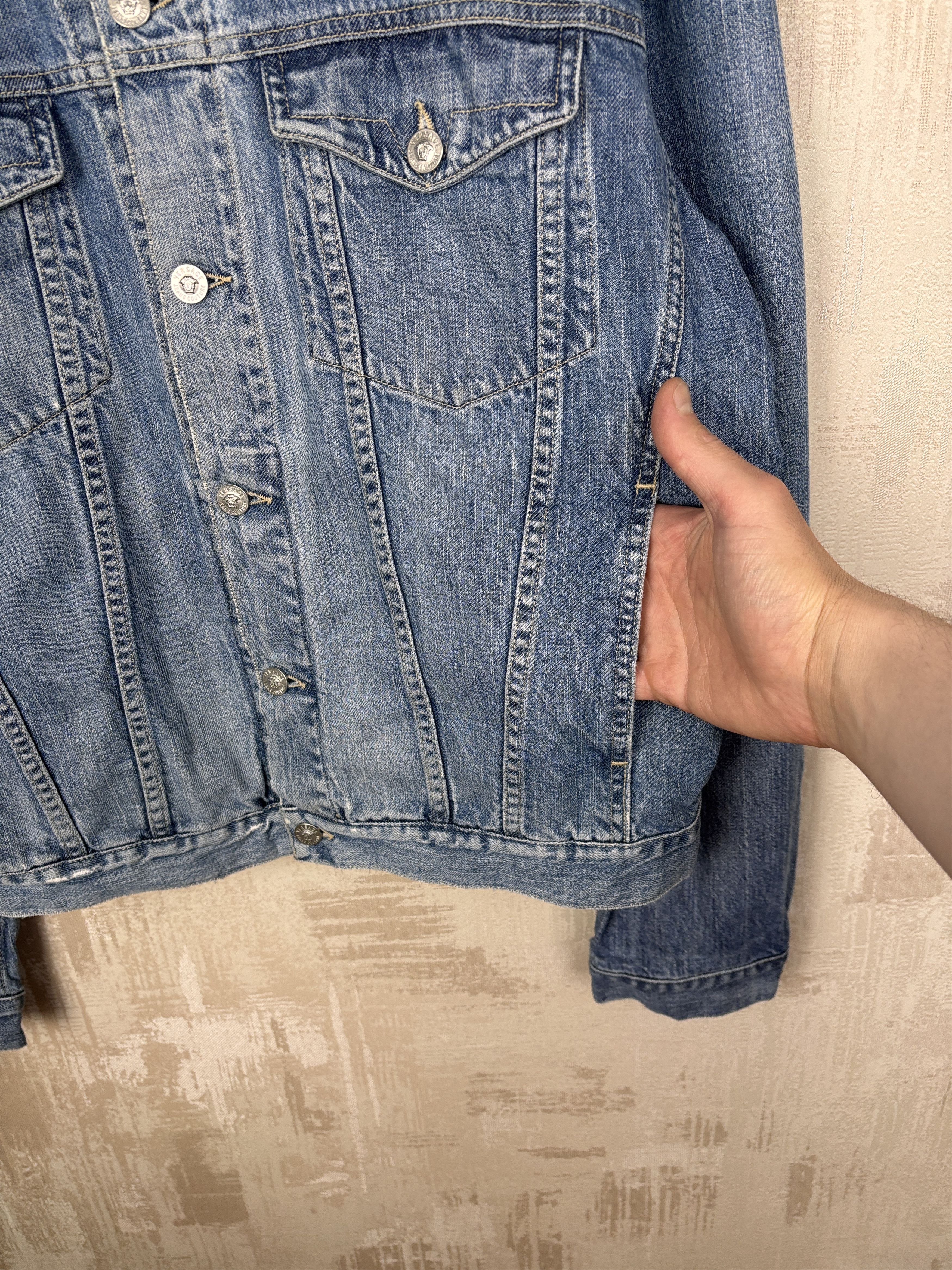 Versace 90's Versace Jeans Couture Denim Trucker Jacket Medusa Size US XL / EU 56 / 4 - 7 Thumbnail