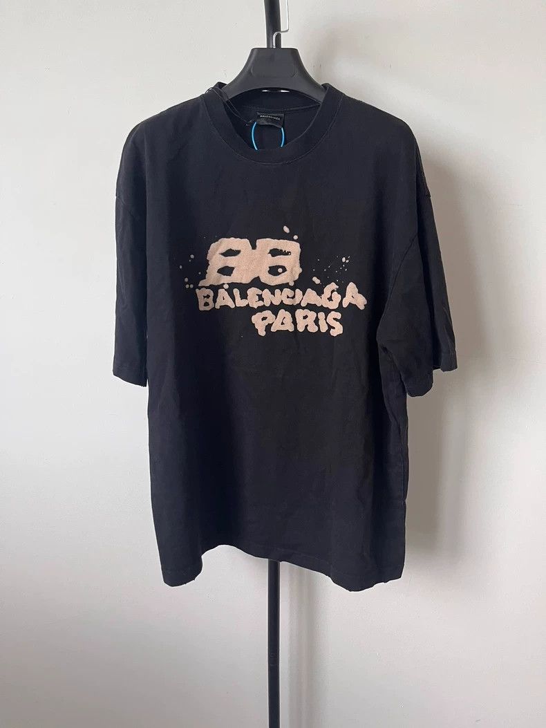 Balenciaga Balenciaga Graffiti short sleeves Size US L / EU 52-54 / 3 - 1 Thumbnail