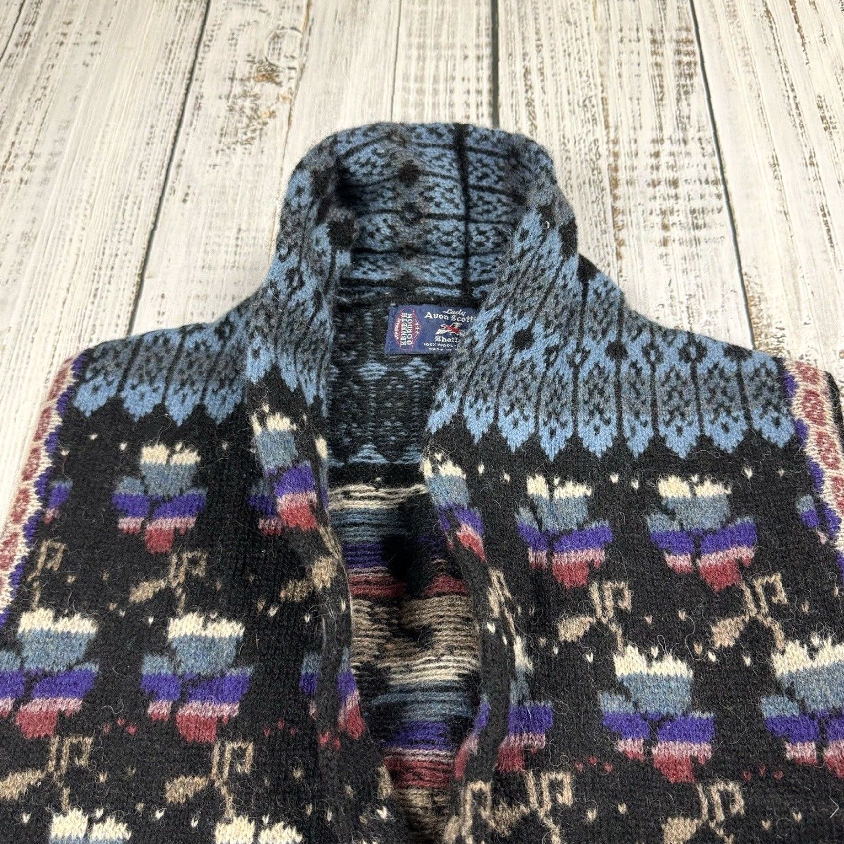 Vintage Vintage Kenneth Gordon Shetland Wool Geometric Patterned Sleeveless Shawl Collar Vest L Womens Size L / US 10 / IT 46 - 4 Thumbnail