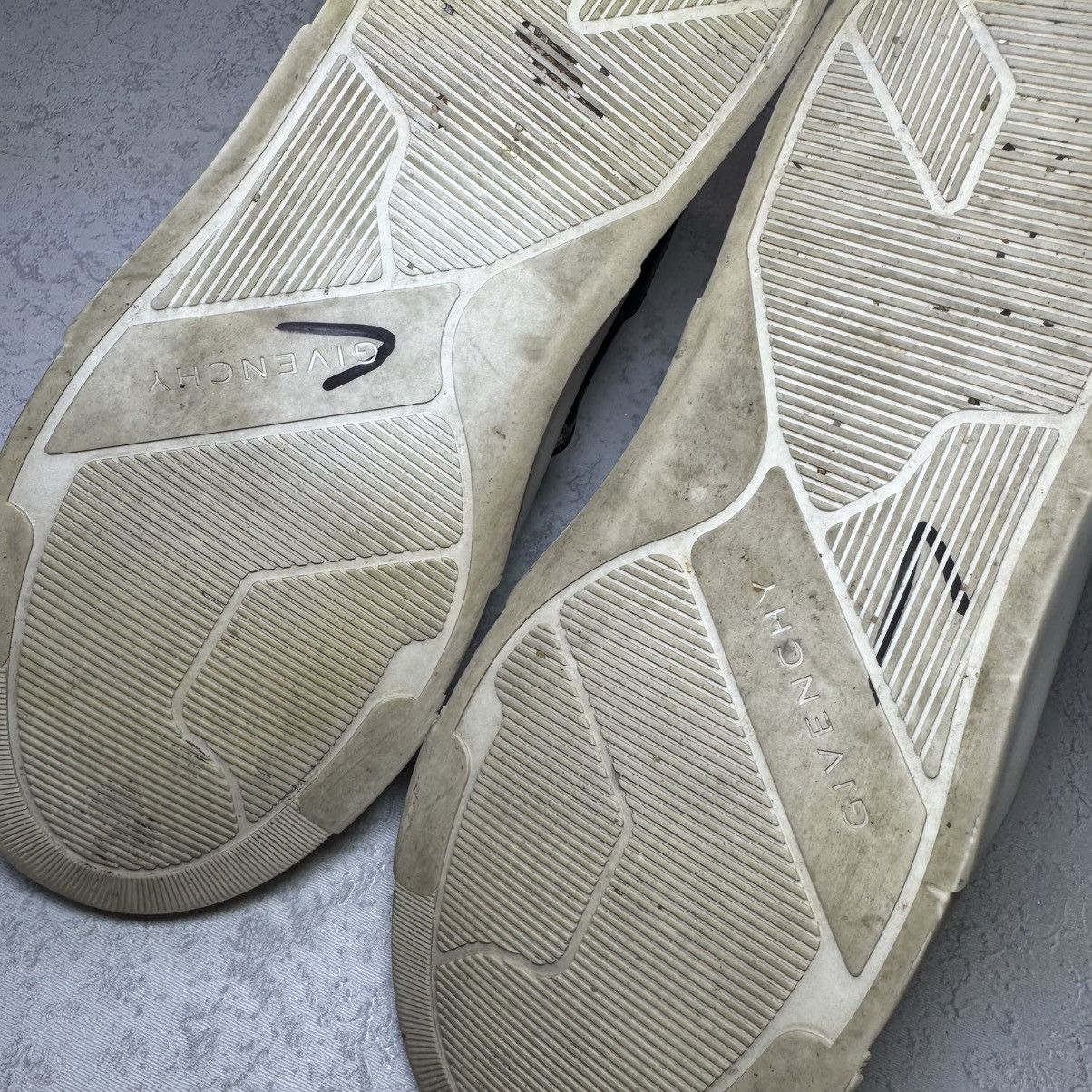 Givenchy Vintage F/W 2014 Givenchy Tyson High-Top Sneakers Butterfly Size US 7.5 / EU 40-41 - 16 Thumbnail