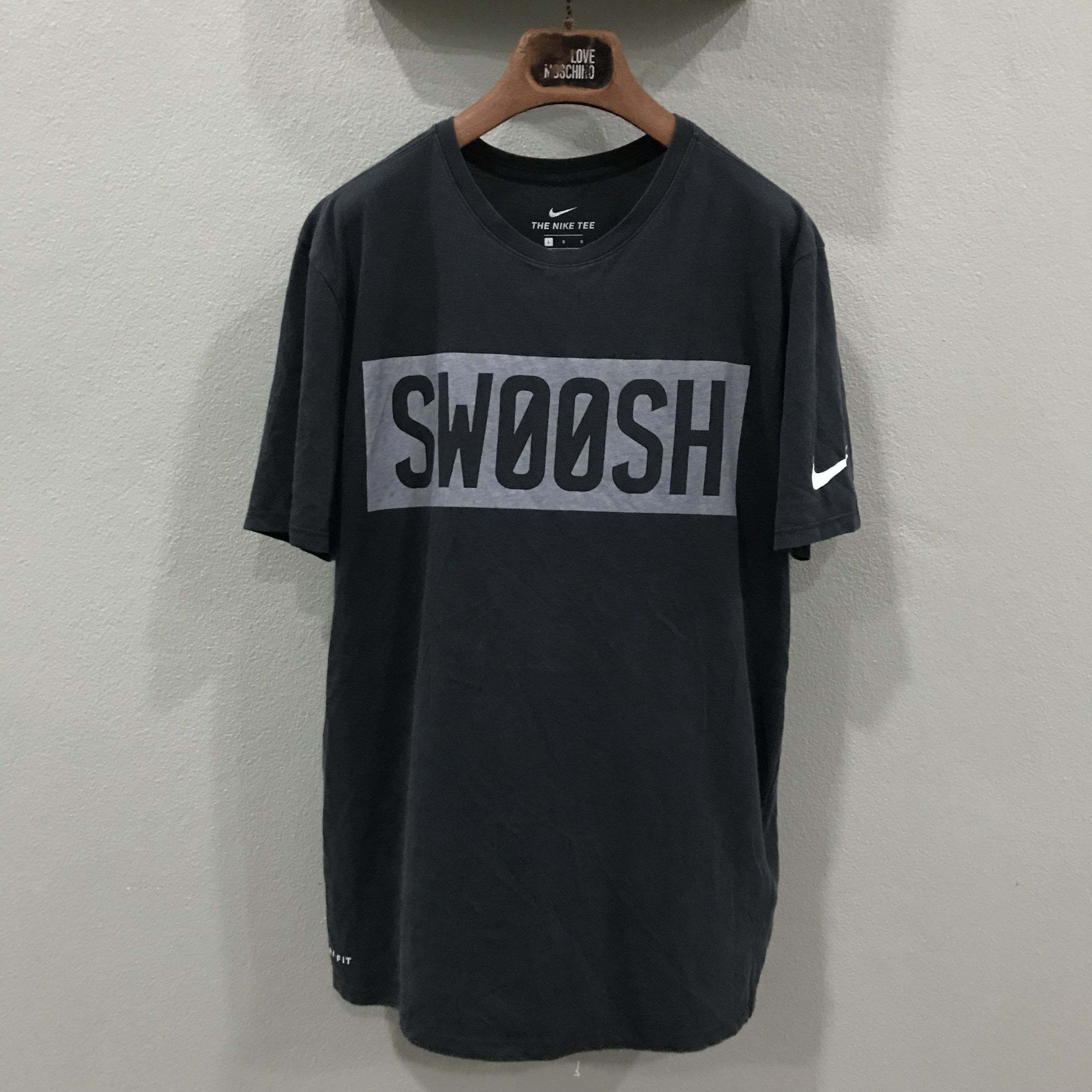 Nike Nike Swoosh Black Shirt Tees Size US L / EU 52-54 / 3 - 1 Thumbnail