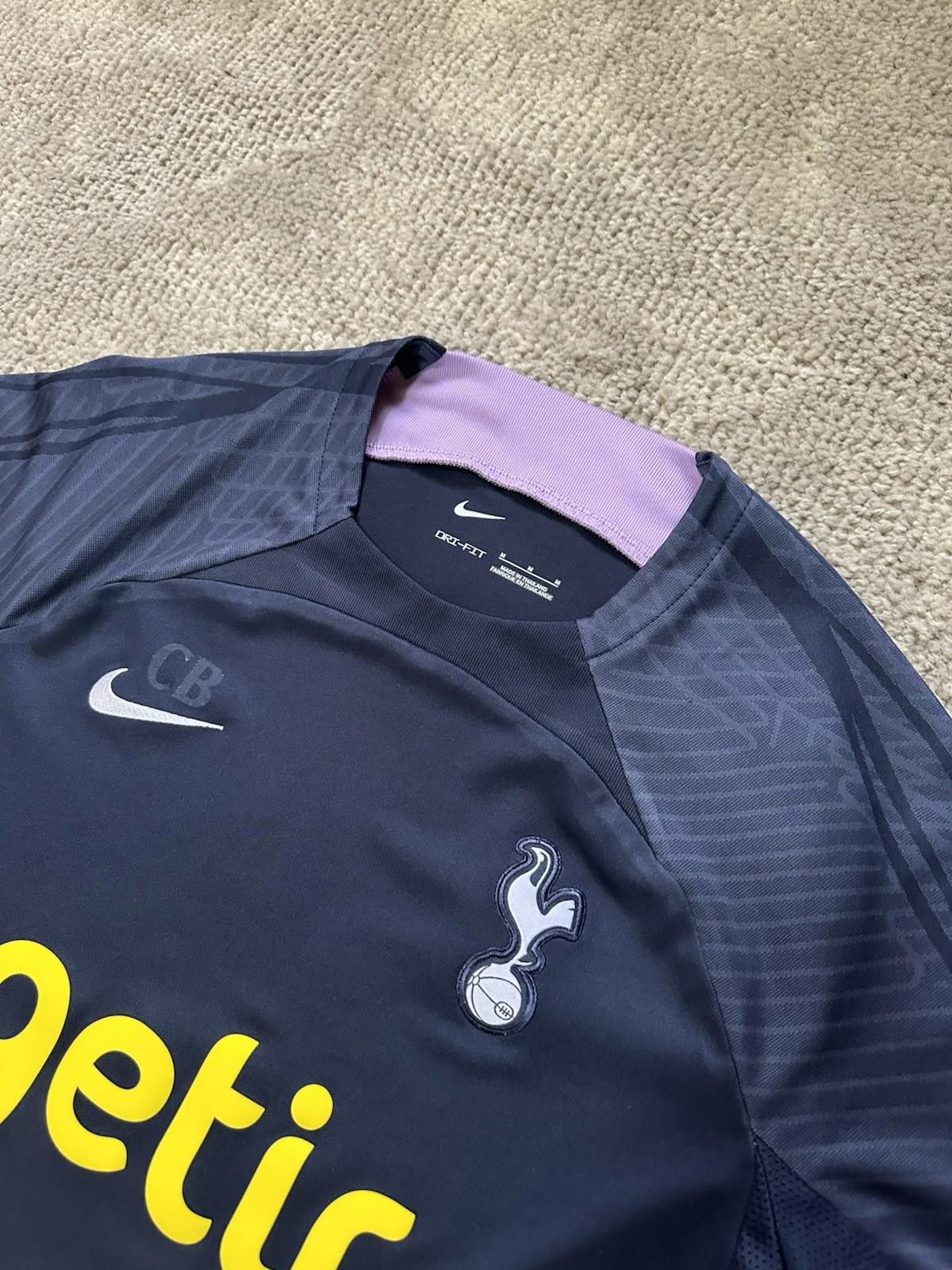 Nike 2023-24 Tottenham Hotspur Nike Strike Training Shirt M Size US M / EU 48-50 / 2 - 3 Thumbnail