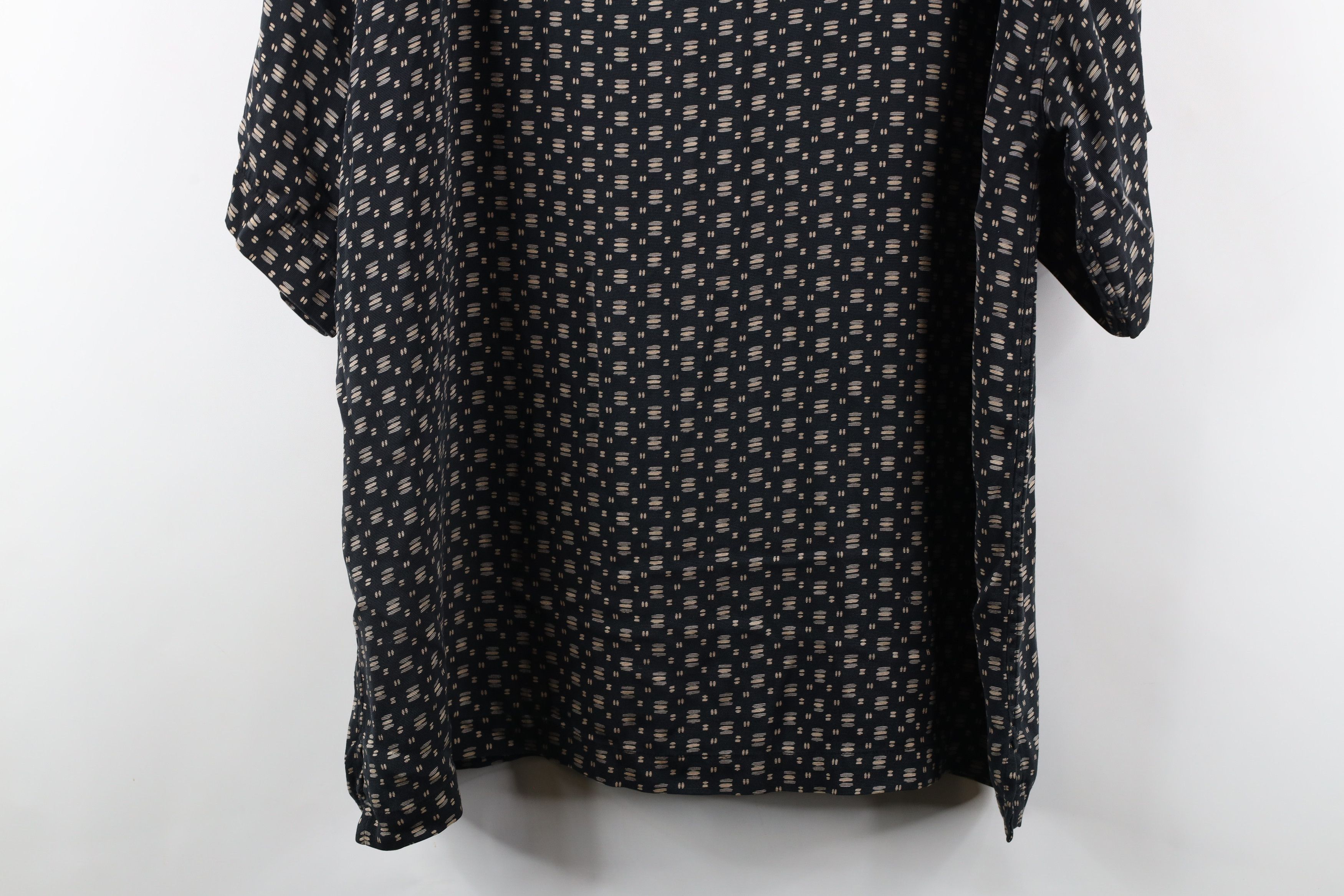 Vintage Vintage 90s Streetwear Short Sleeve Collared Button Shirt Size US XL / EU 56 / 4 - 9 Thumbnail