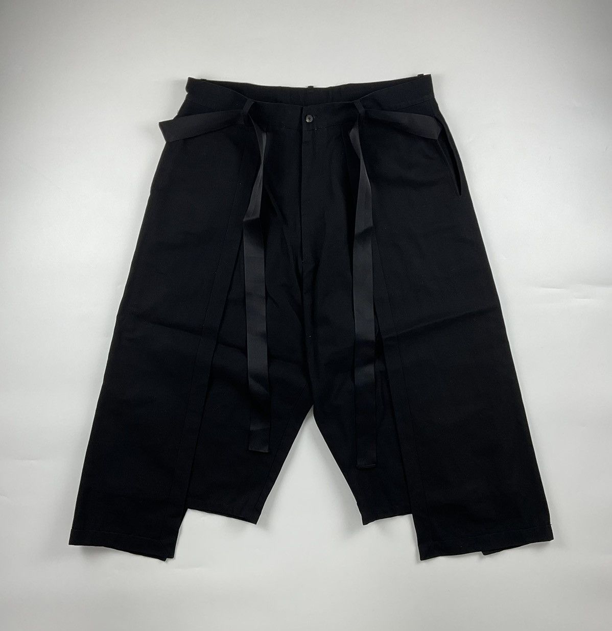 D.GNAK Wide Cropped Pants