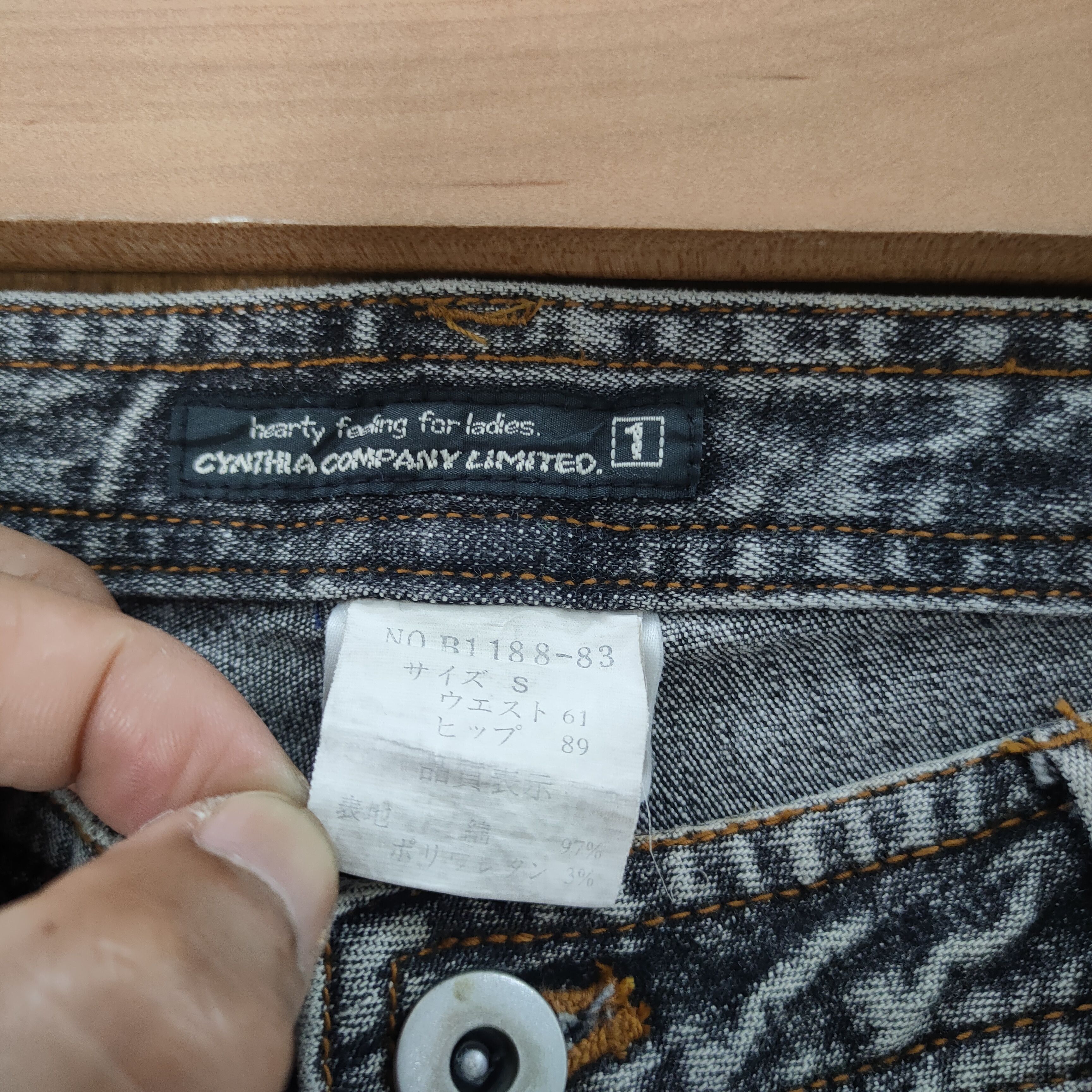 Japanese Brand CYNTHI MULTIZIPPER WOMAN FLARED JEANS PANTS Size US 27 - 9 Thumbnail