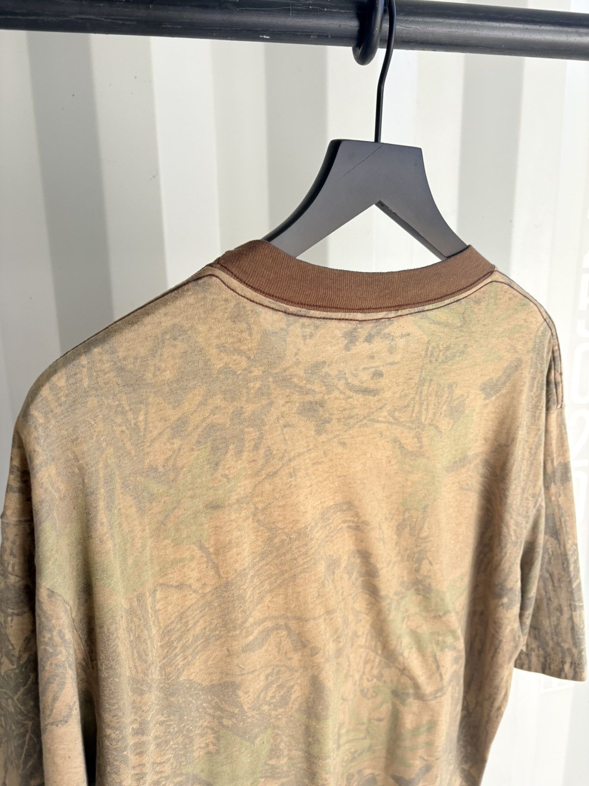 Vintage Vintage Camo Shirt Blank Faded Distressed Grunge Band Thin Size US XL / EU 56 / 4 - 5 Thumbnail