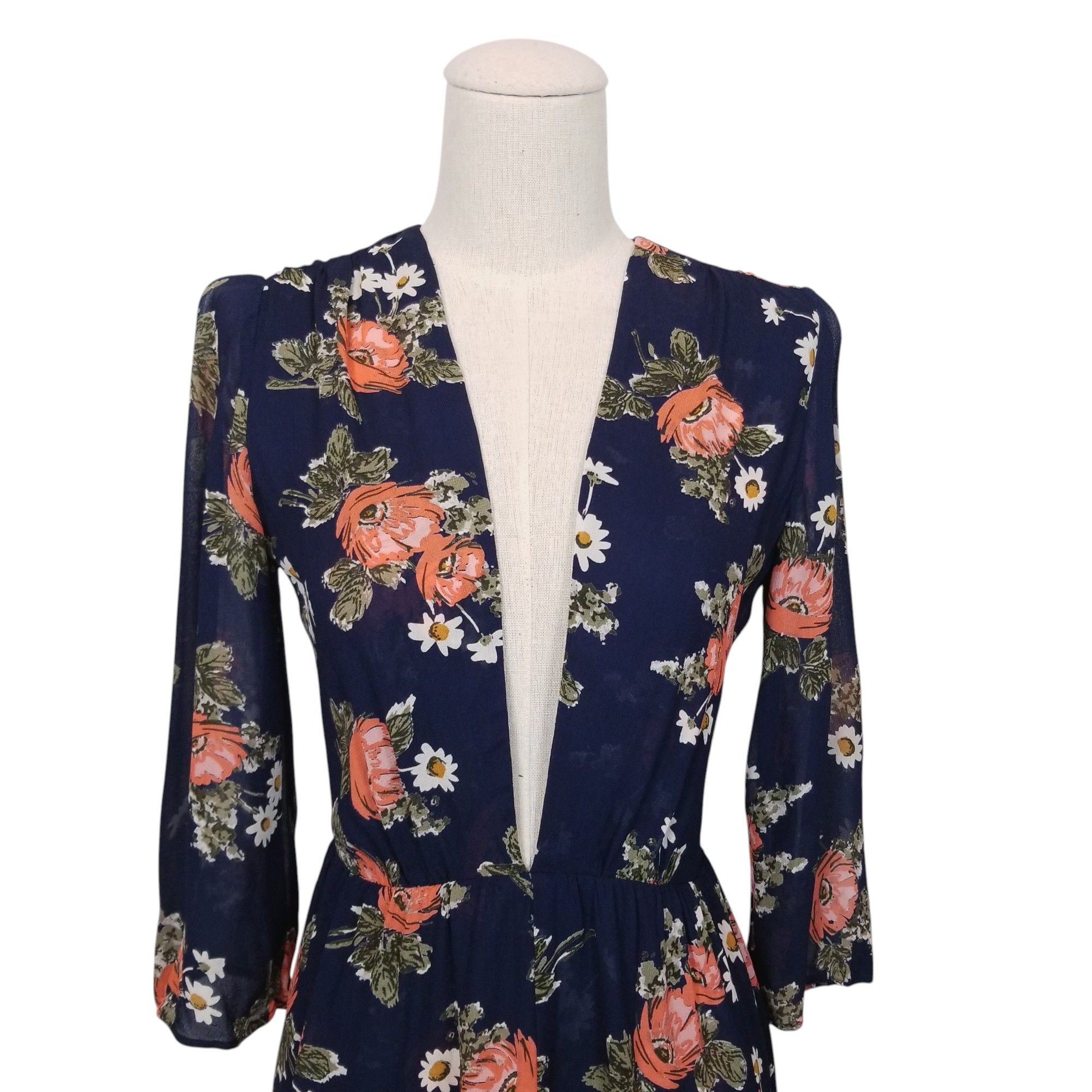 Reformation Deep V Front Floral Dress Size XS / US 0-2 / IT 36-38 - 2 Thumbnail