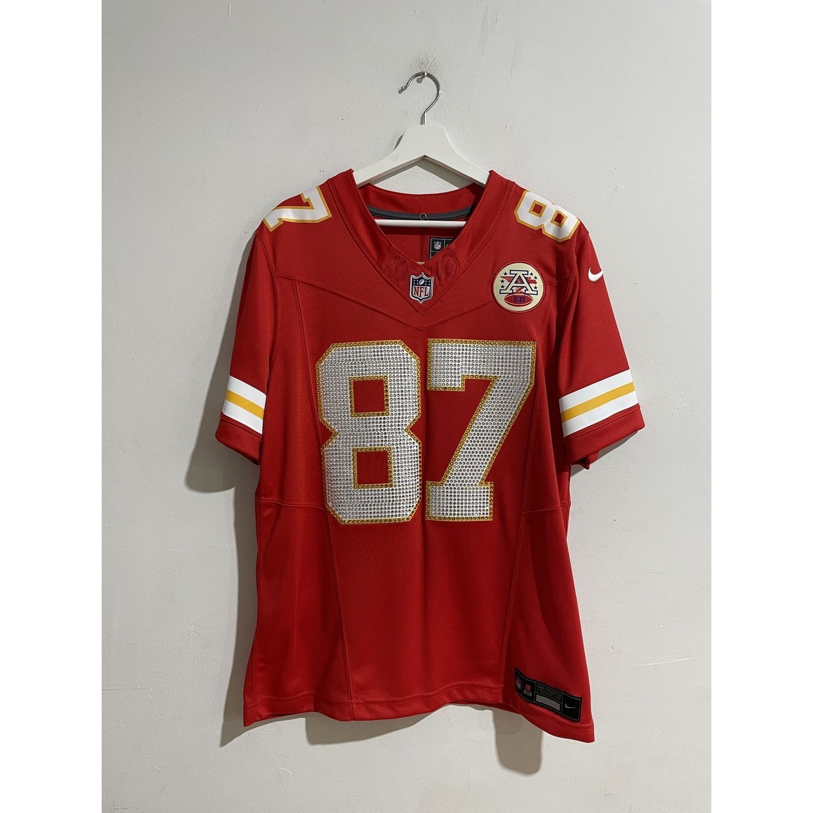 Nike CHIEFS 87 KELCE HOME JERSEY SWAROVSKI CRYSTALS SIZE MEDIUM Size US M / EU 48-50 / 2 - 1 Thumbnail