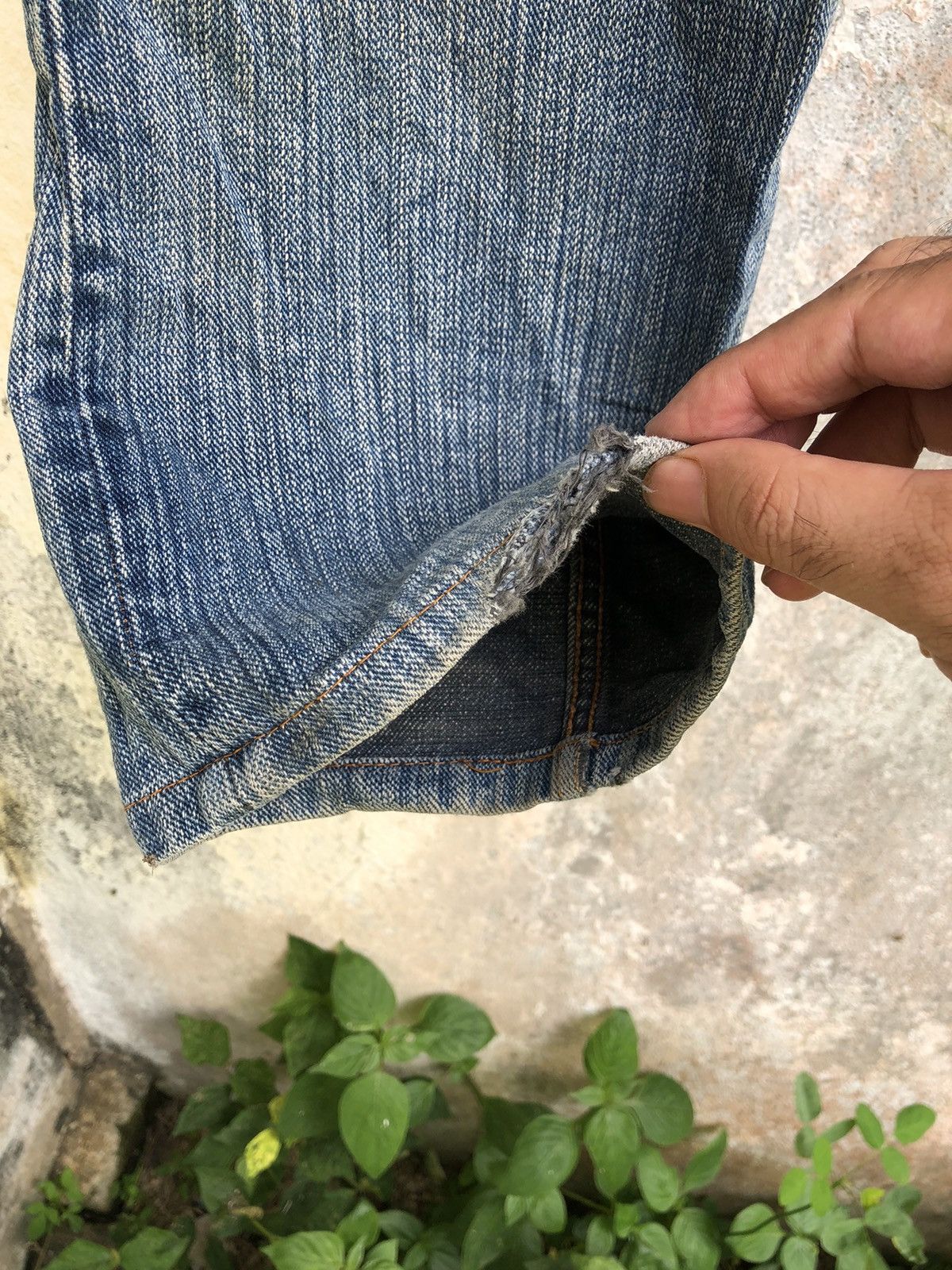 Johnbull × KOJIMA GENES Vintage John Bull Kojima Distressed Knee Ripped Jean Size US 31 - 13 Thumbnail