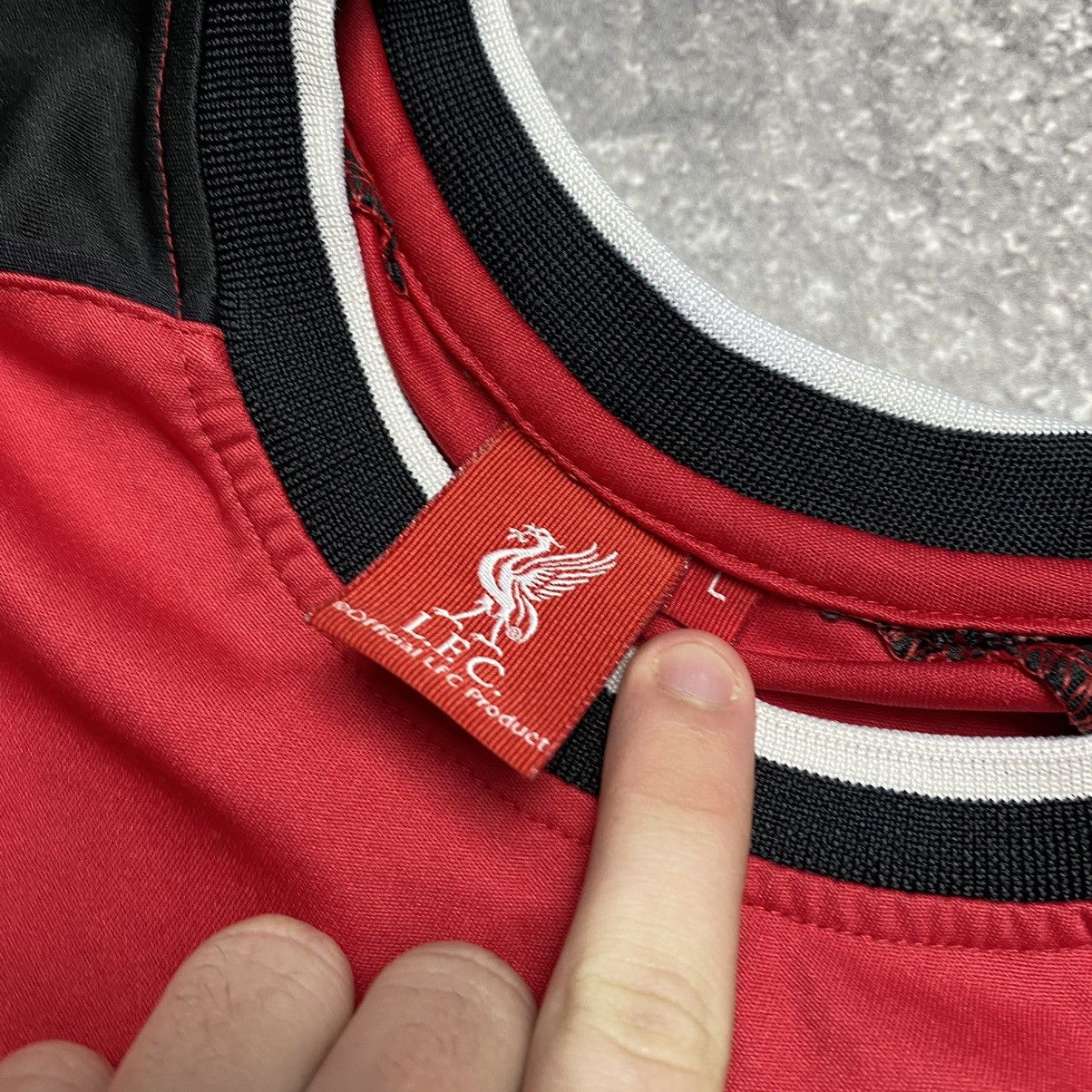 Other Men’s FC Liverpool Small logo Official Merchandise jersey Size US L / EU 52-54 / 3 - 6 Thumbnail