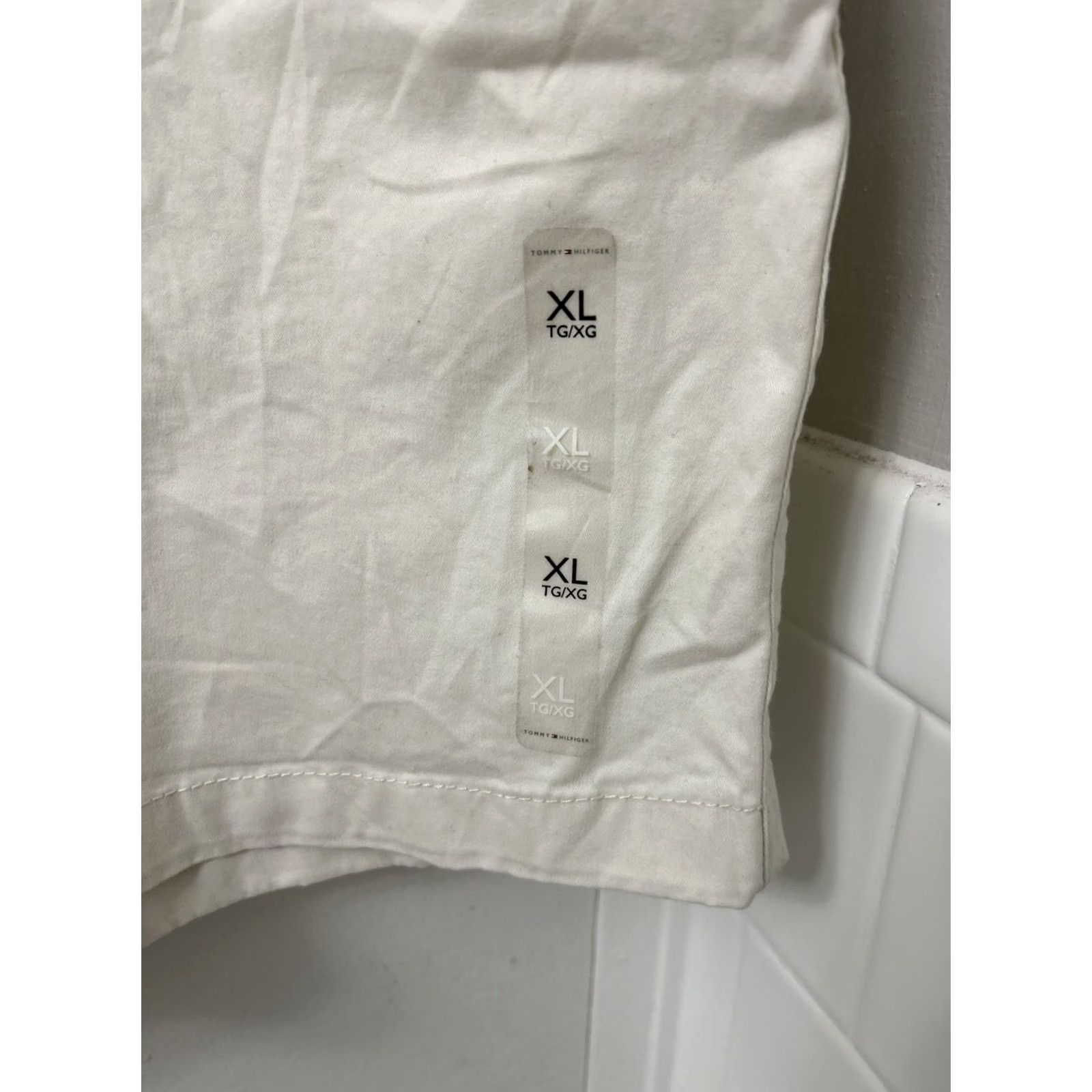 Tommy Hilfiger Tommy Hilfiger Shorts Mens XL White THFlex Pockets 7" Inseam NWT Slim Casual Chino Elastic Waist Button Front Logo Activ: Cream, Beige Size US 36 / EU 52 - 4 Thumbnail