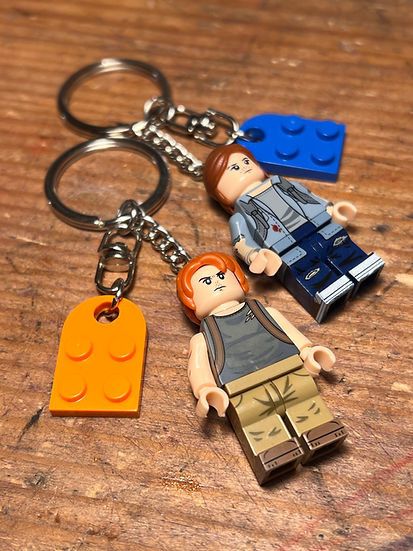 LEGO the last of us 2 minifigure matching keychain ellie Abby Size ONE SIZE - 5 Thumbnail
