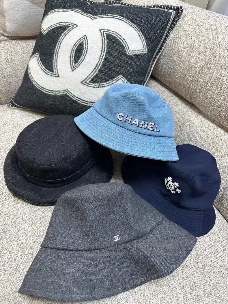 Chanel Chanel 20P dark blue bottom white double C clover printed Size ONE SIZE - 6 Thumbnail