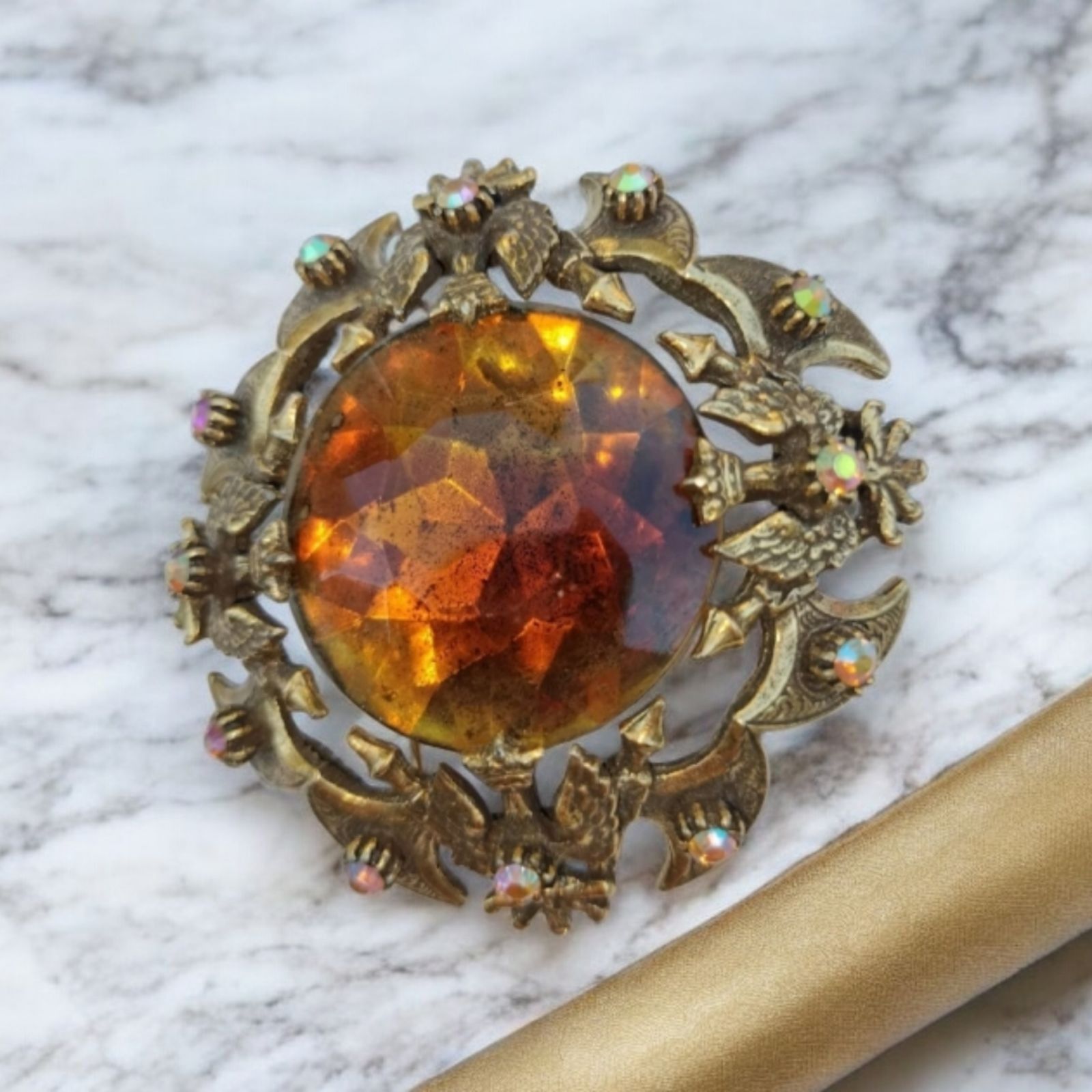 Vintage Florenza Brooch Cognac Faceted Glass AB Stones Coat Arms Pen Size ONE SIZE - 1 Thumbnail