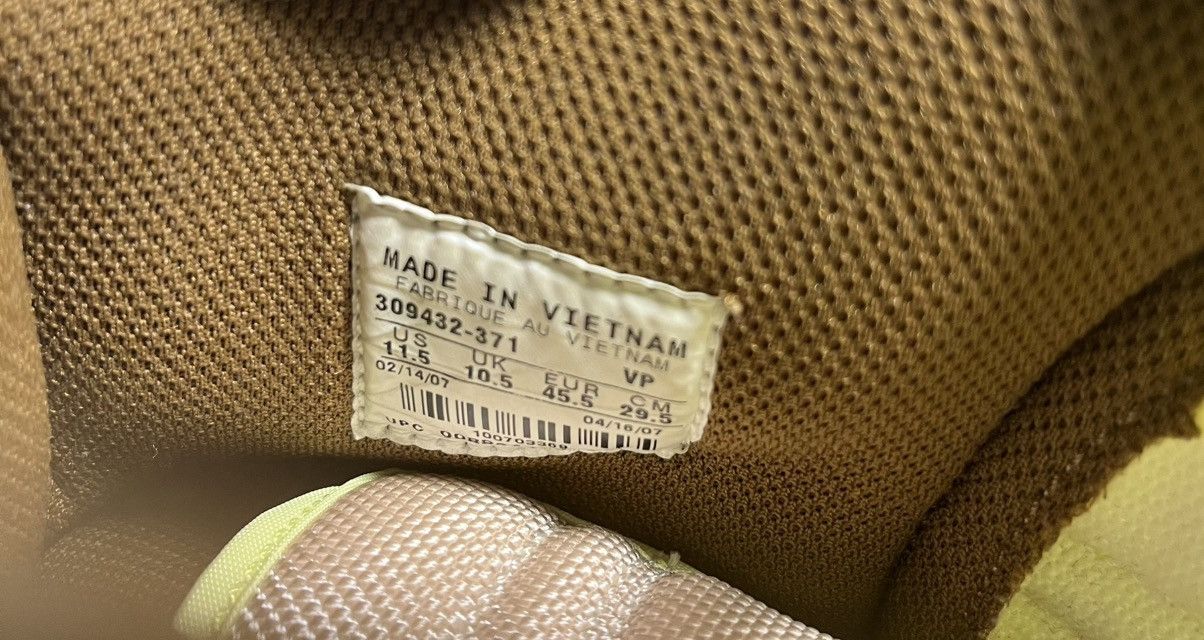 Nike × Vintage 2007 Nike Dunk High Shrek VNDS pairs are going for 400+ Size US 11.5 / EU 44-45 - 10 Thumbnail